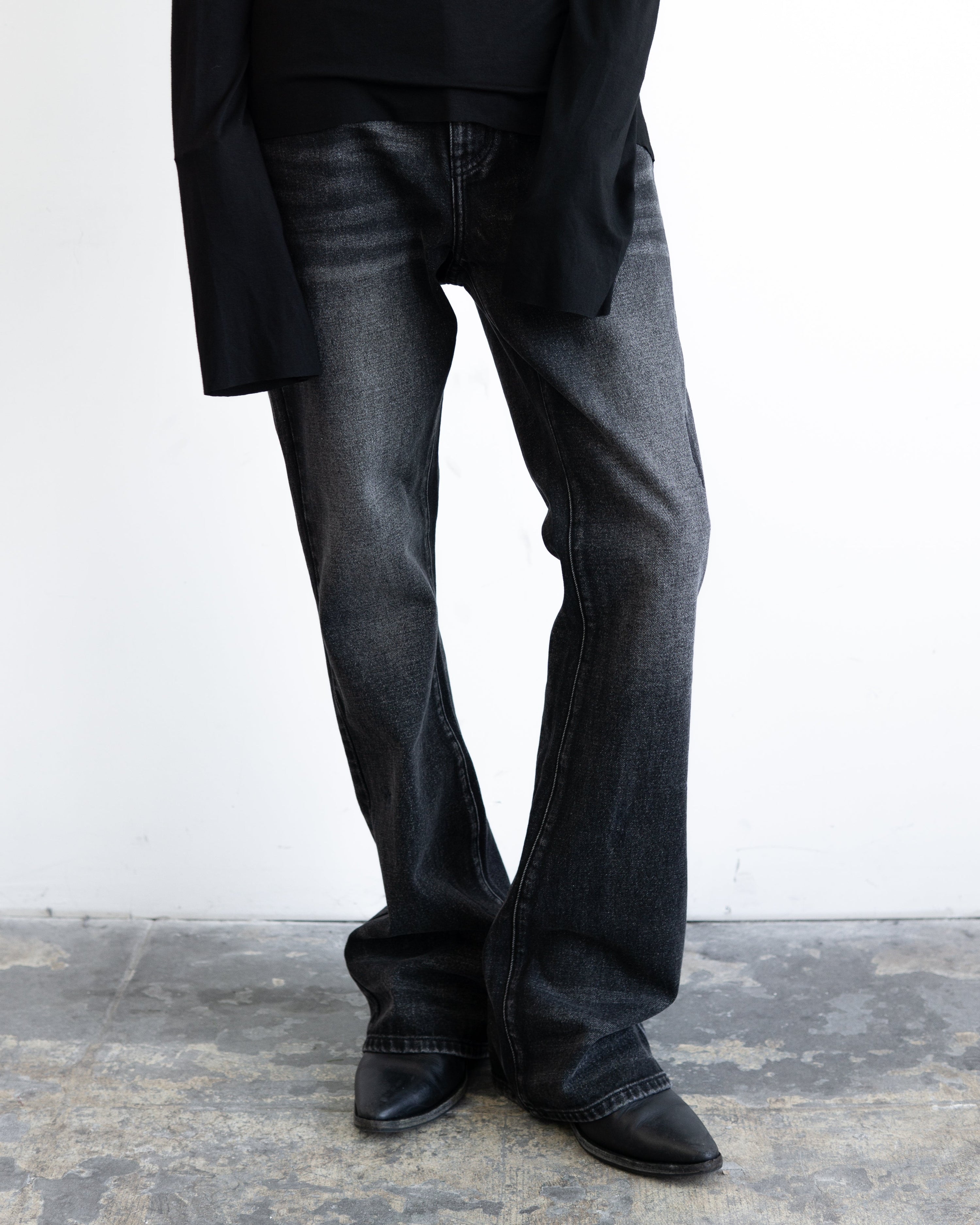 "Core" Flared Jeans (Black Wash)
