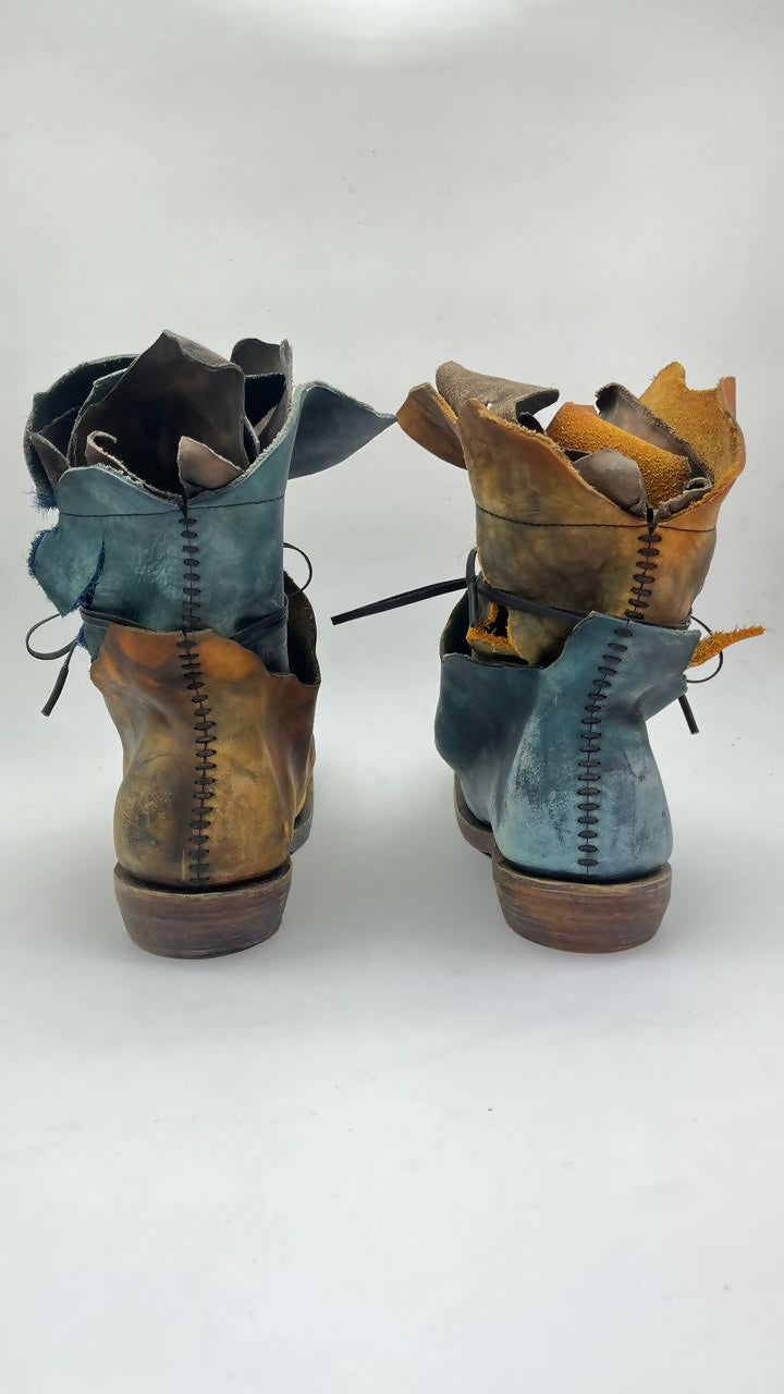 TLAL8 Clownish Deep Blue Yellow