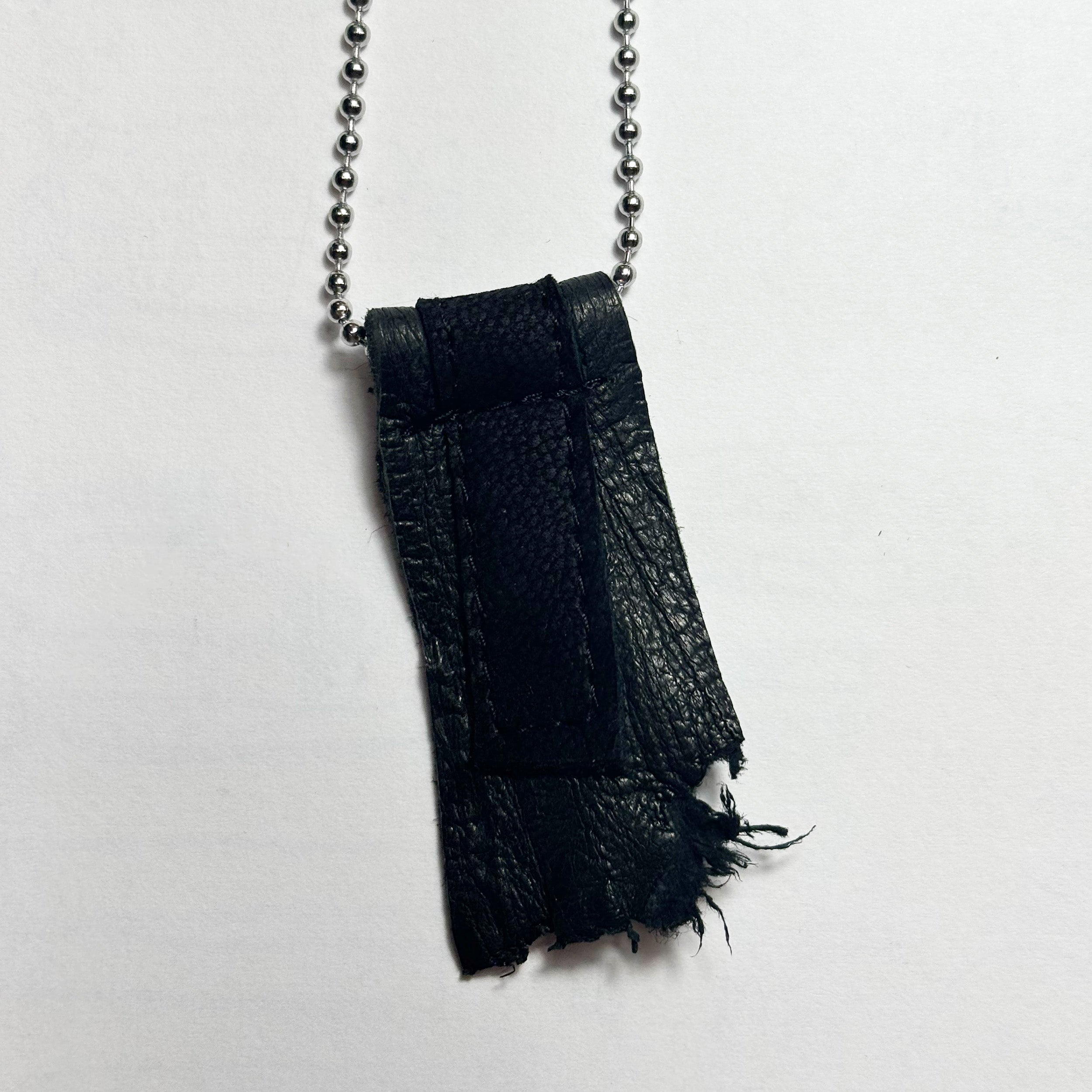 e Leather Necklace 1/1