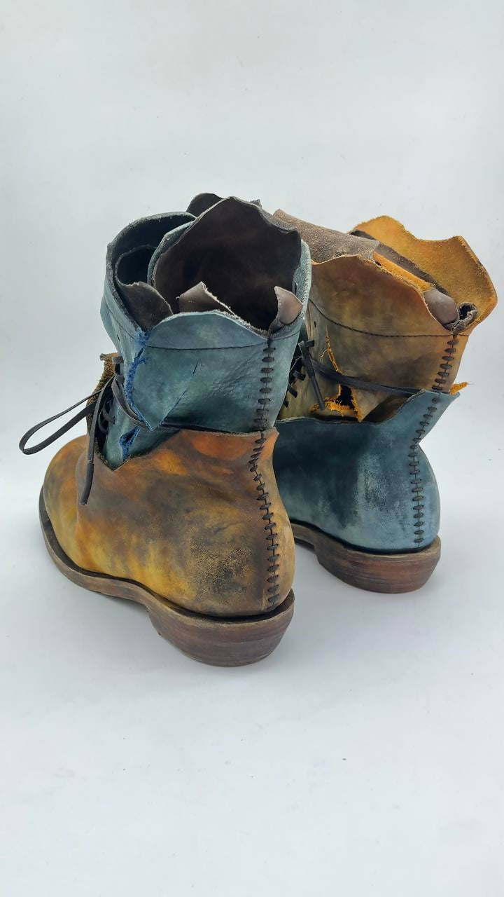 TLAL8 Clownish Deep Blue Yellow