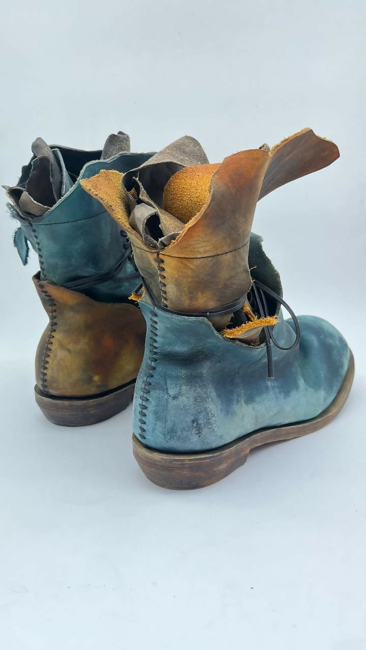 TLAL8 Clownish Deep Blue Yellow