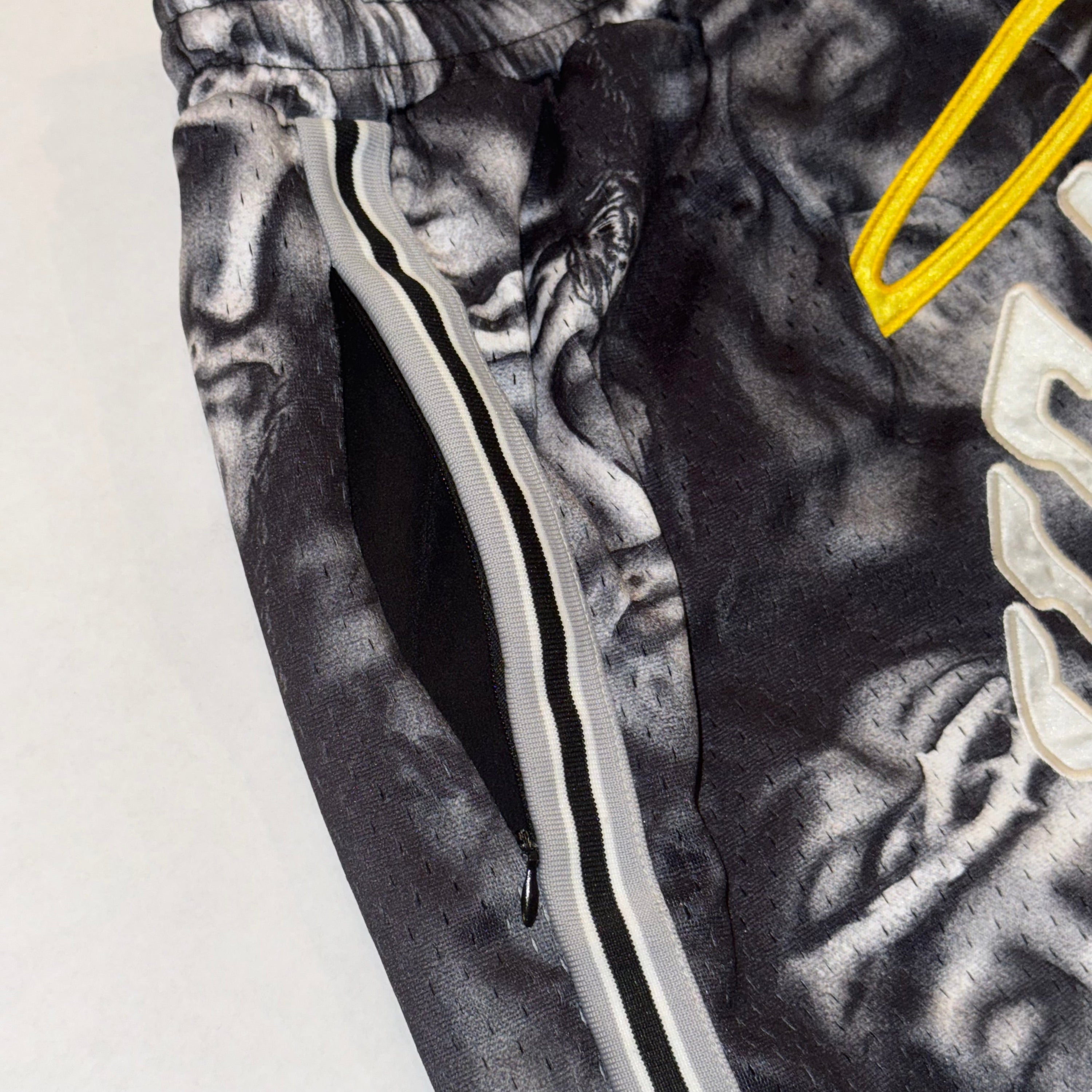 HEAVEN [BASKETBALL SHORTS]