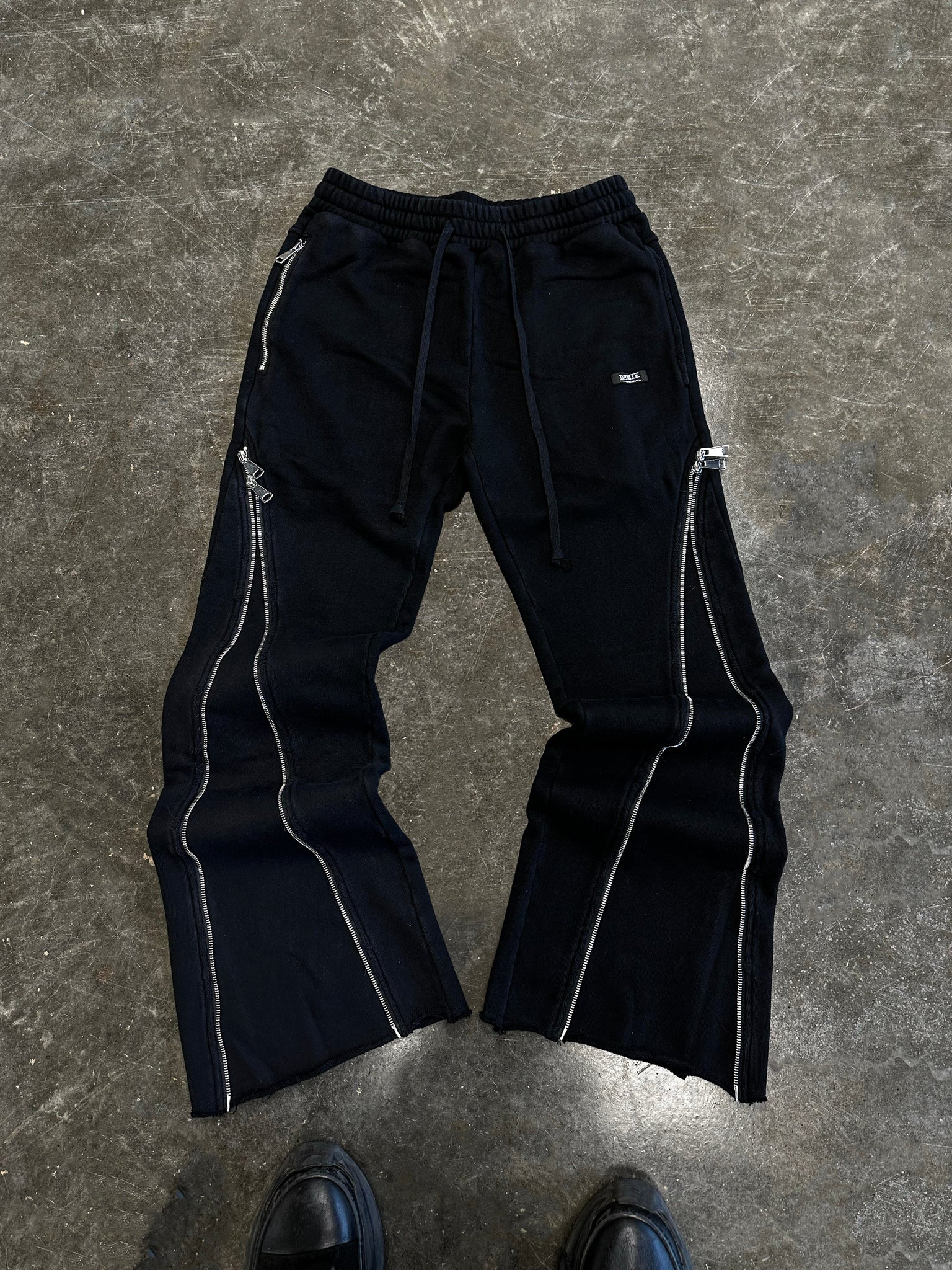 STEALTH 3X ZIP FLARED SWEATS (PREMADE)