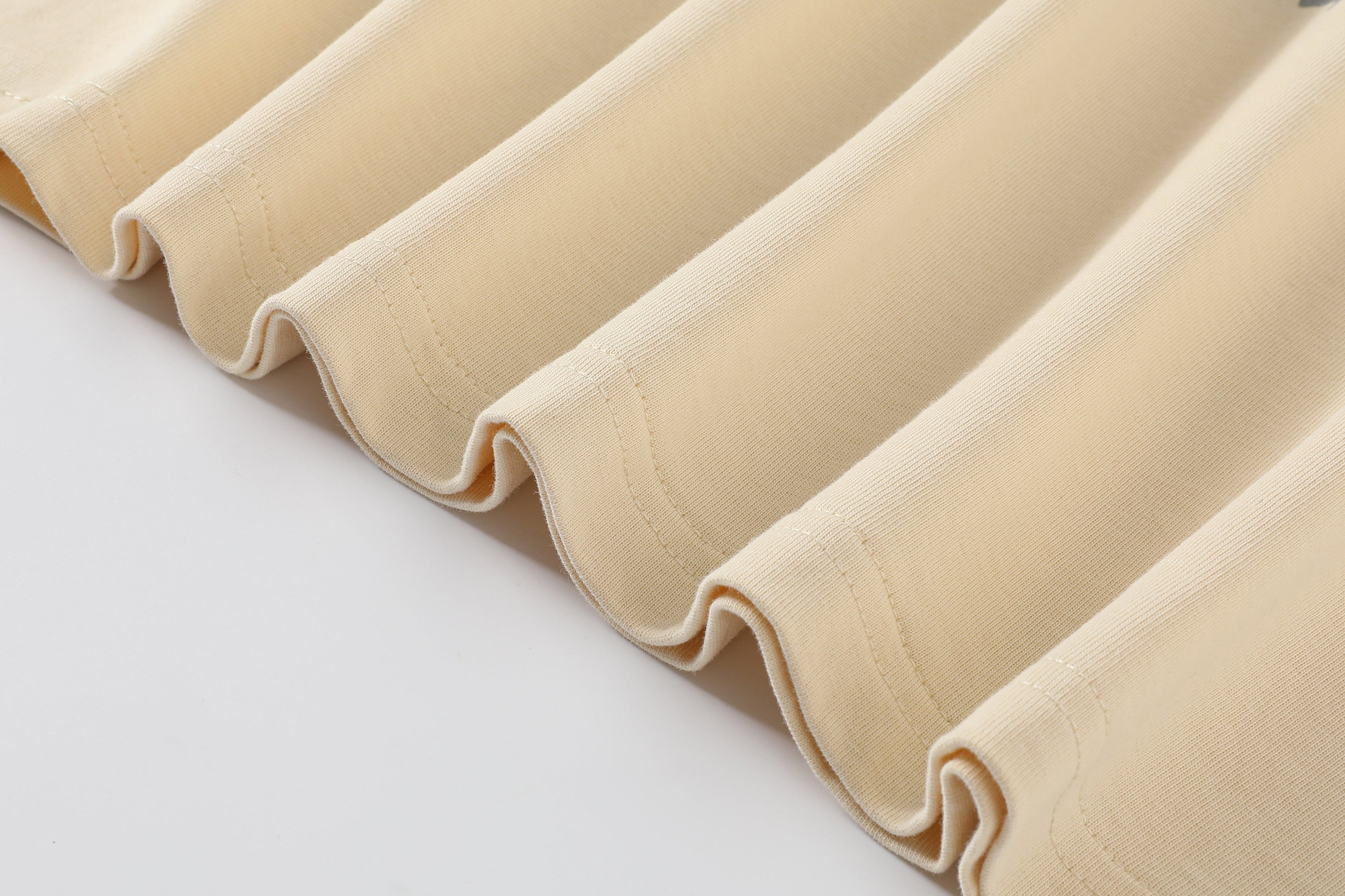 Pseudo Graffiti Raglan - Puppet-Theater