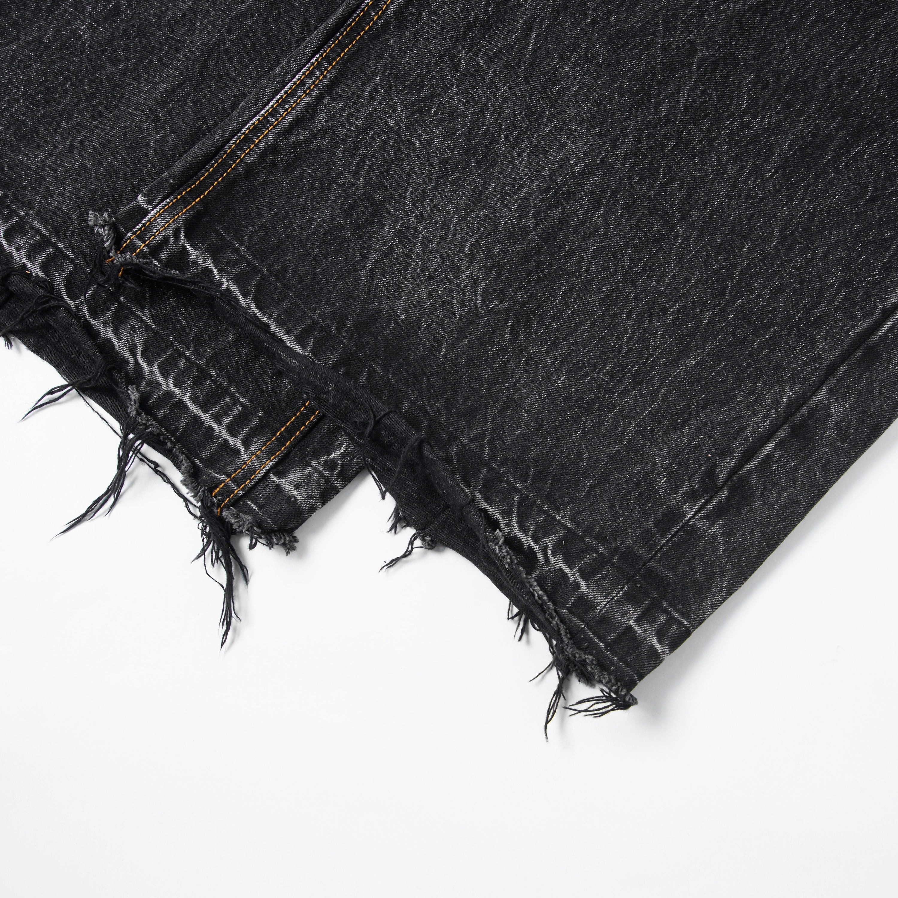 SELVEDGE DENIM SHORTS IN WASHED BLACK
