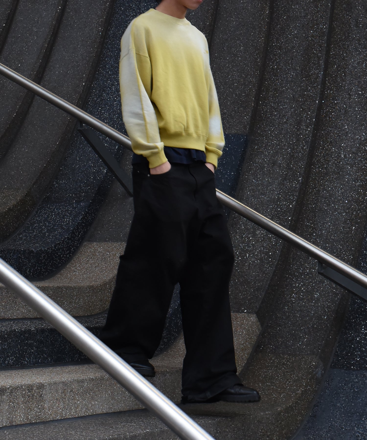 FADE SYNOMUS CREWNECK