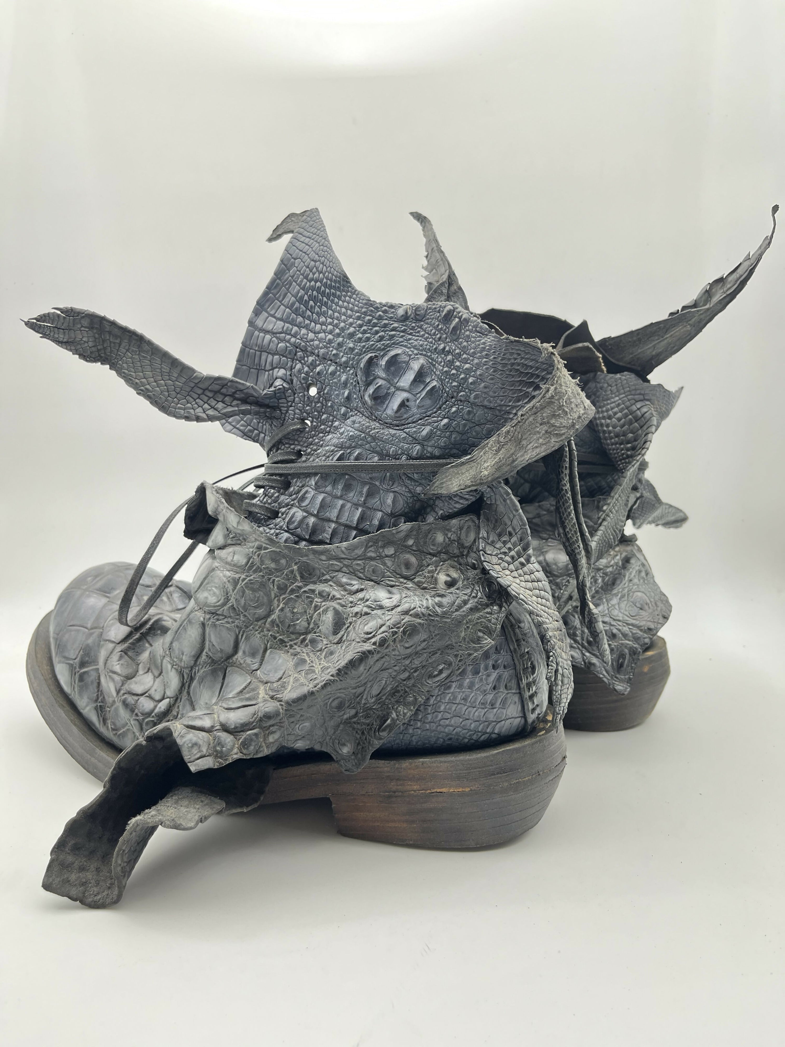 TLAL8 Antique Crocodile Grey (body parts version)