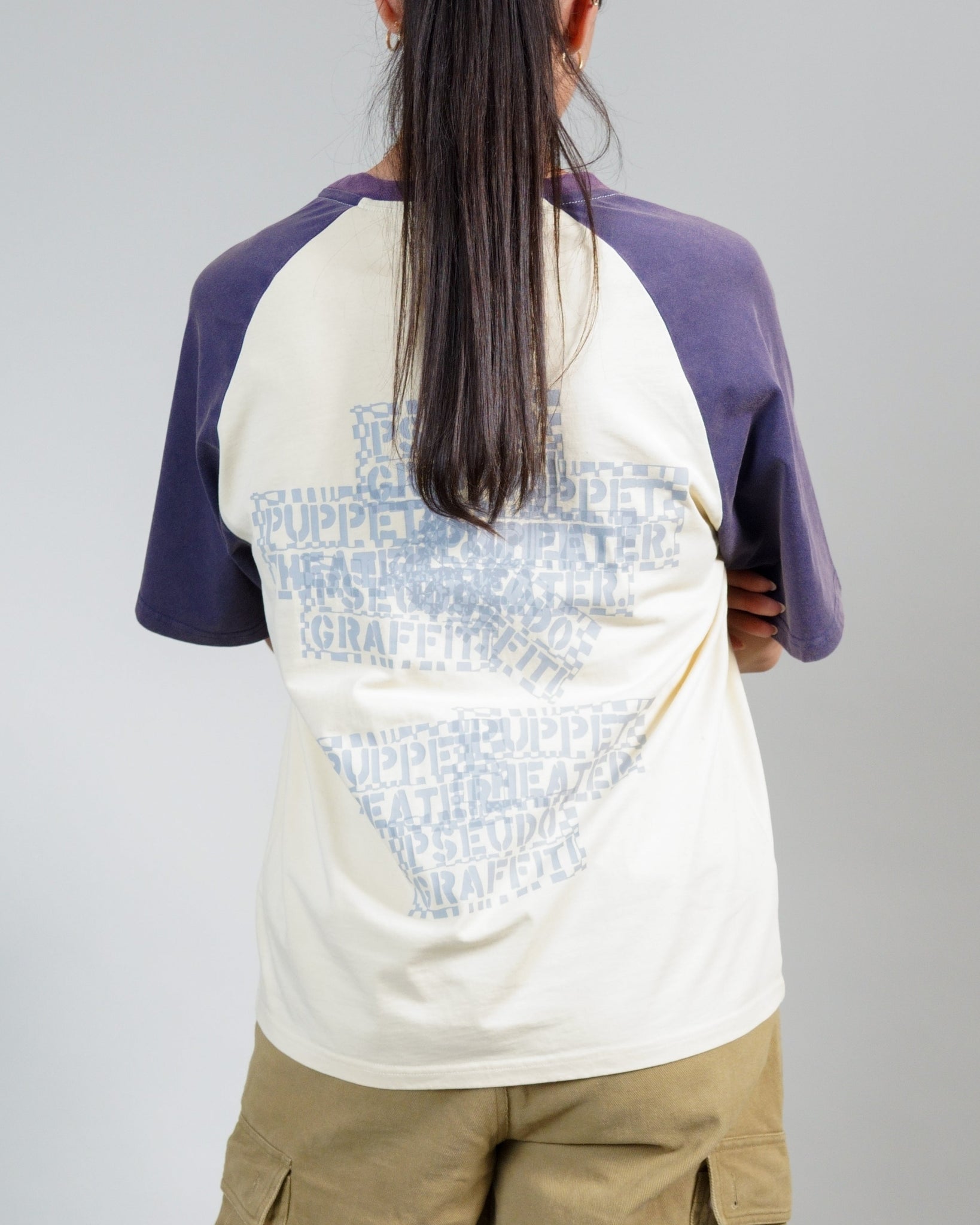 Pseudo Graffiti Raglan