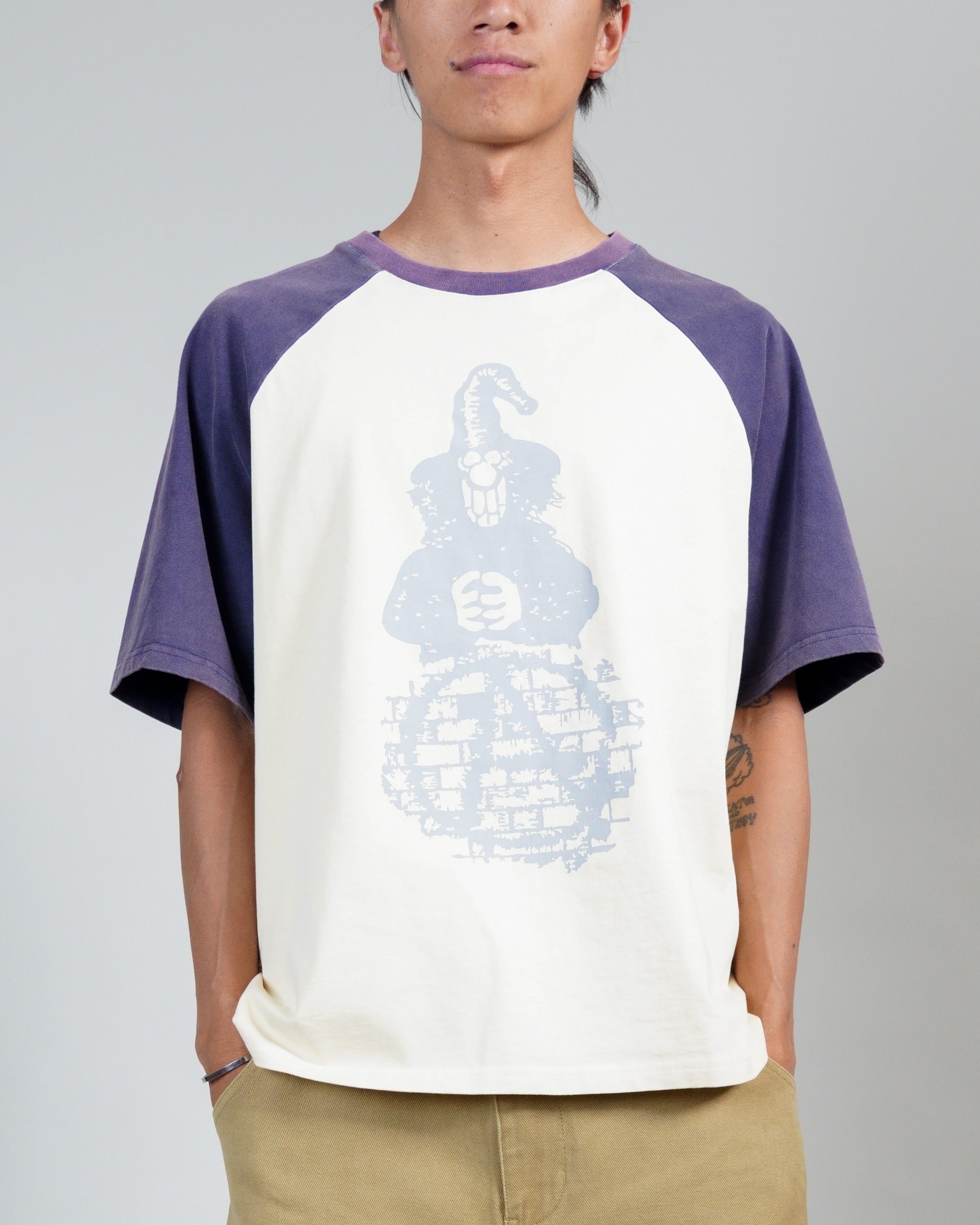 Pseudo Graffiti Raglan