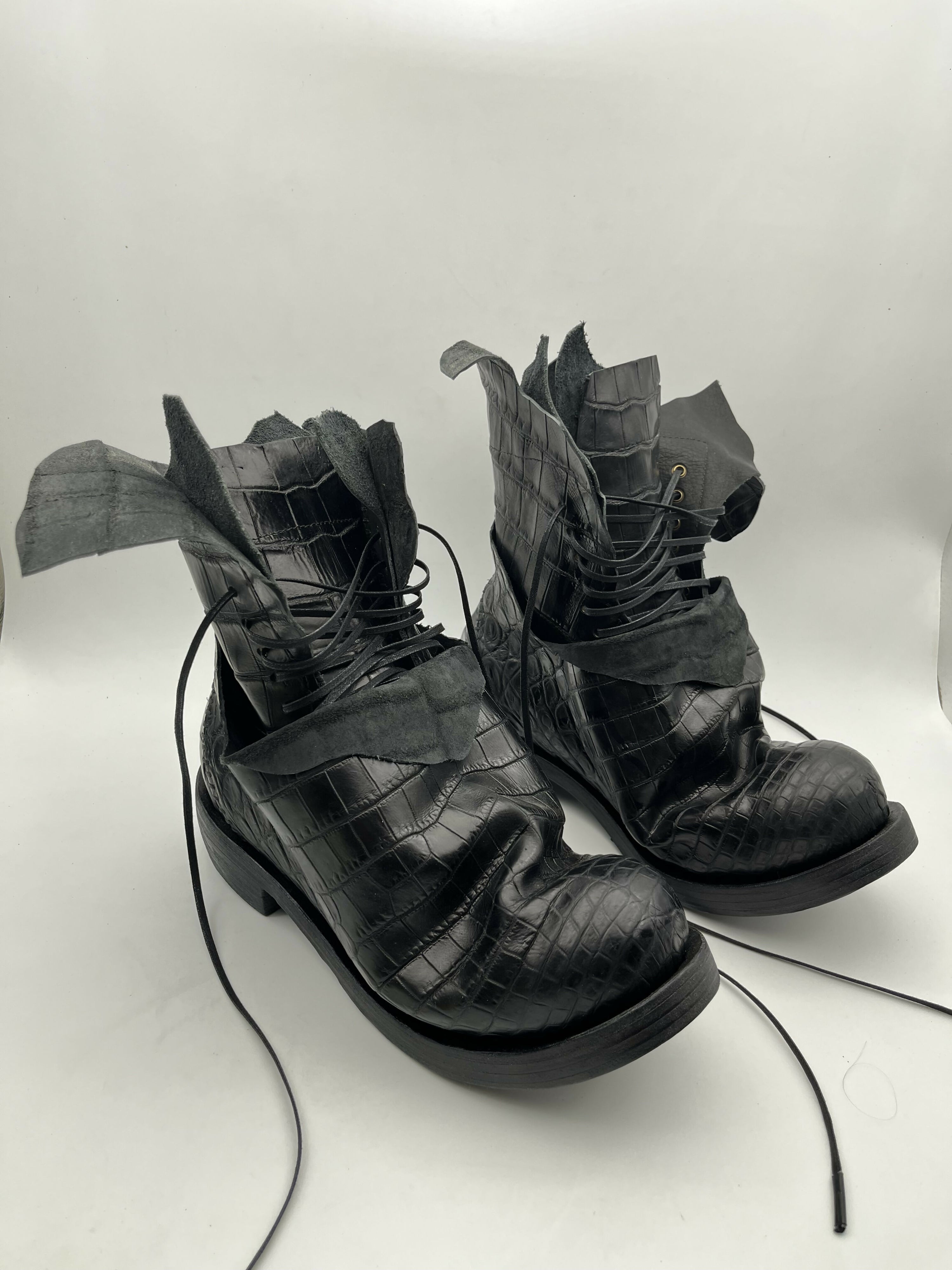 TLAL8 Total Crocodile Black