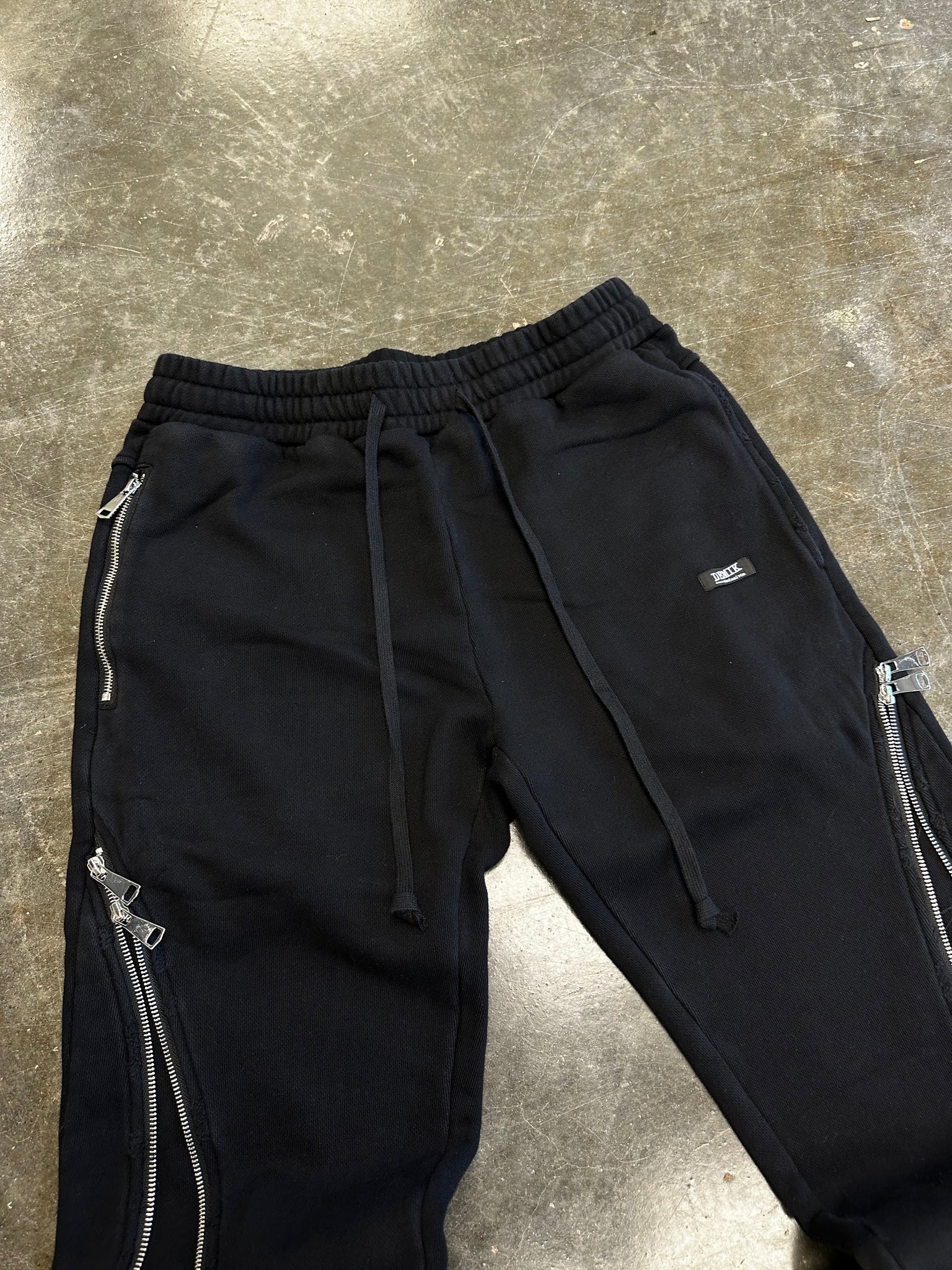 STEALTH 3X ZIP FLARED SWEATS (PREMADE)