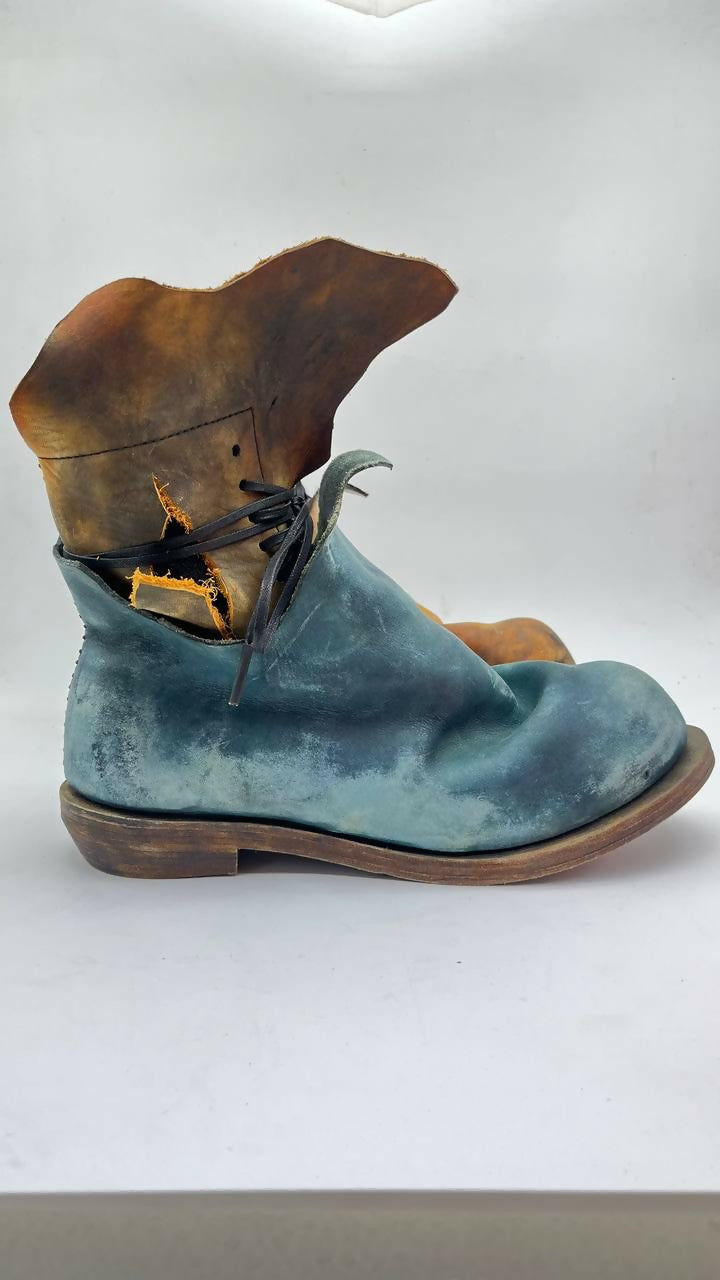 TLAL8 Clownish Deep Blue Yellow