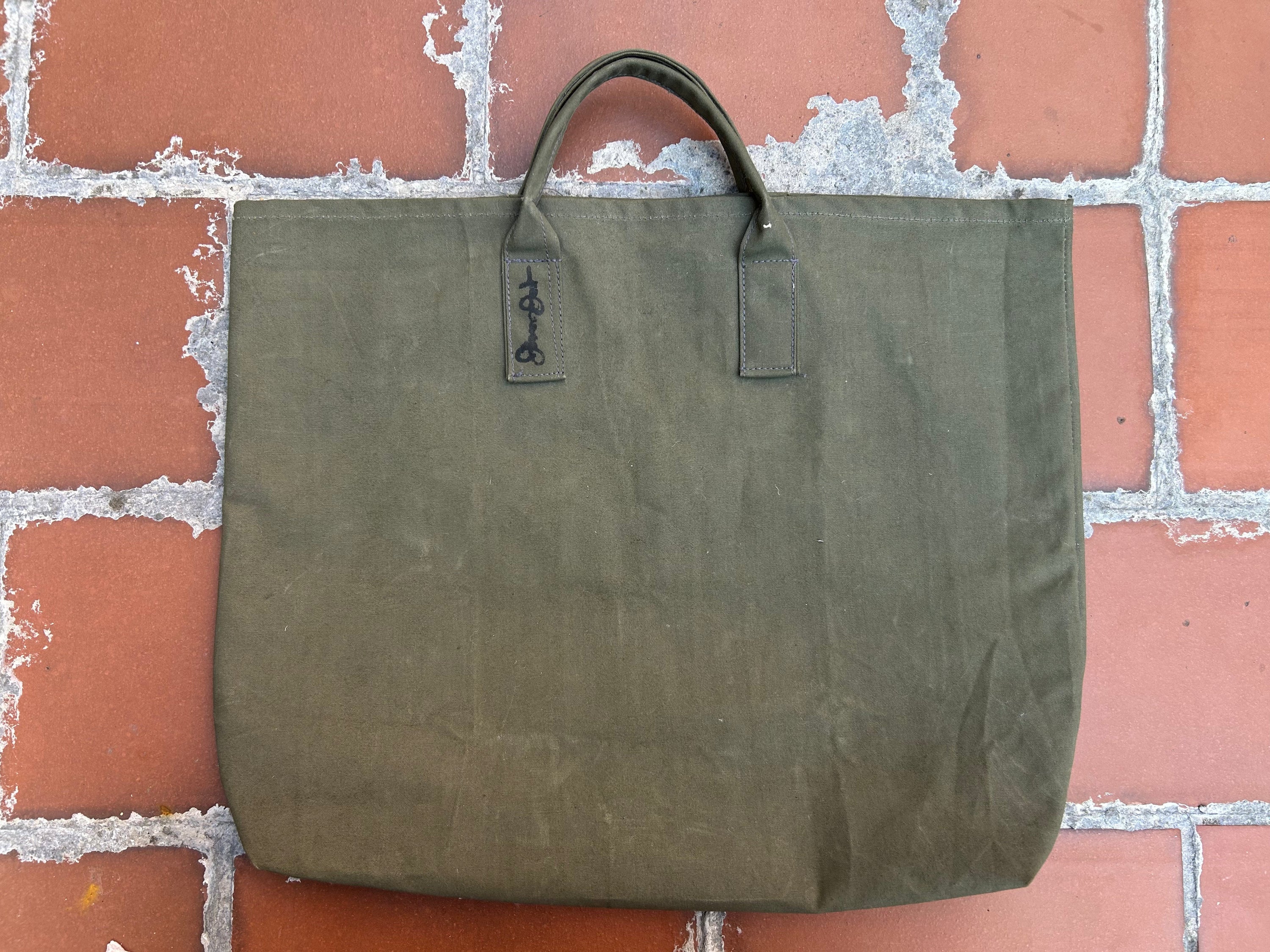 Jaxon Jet Print Tote