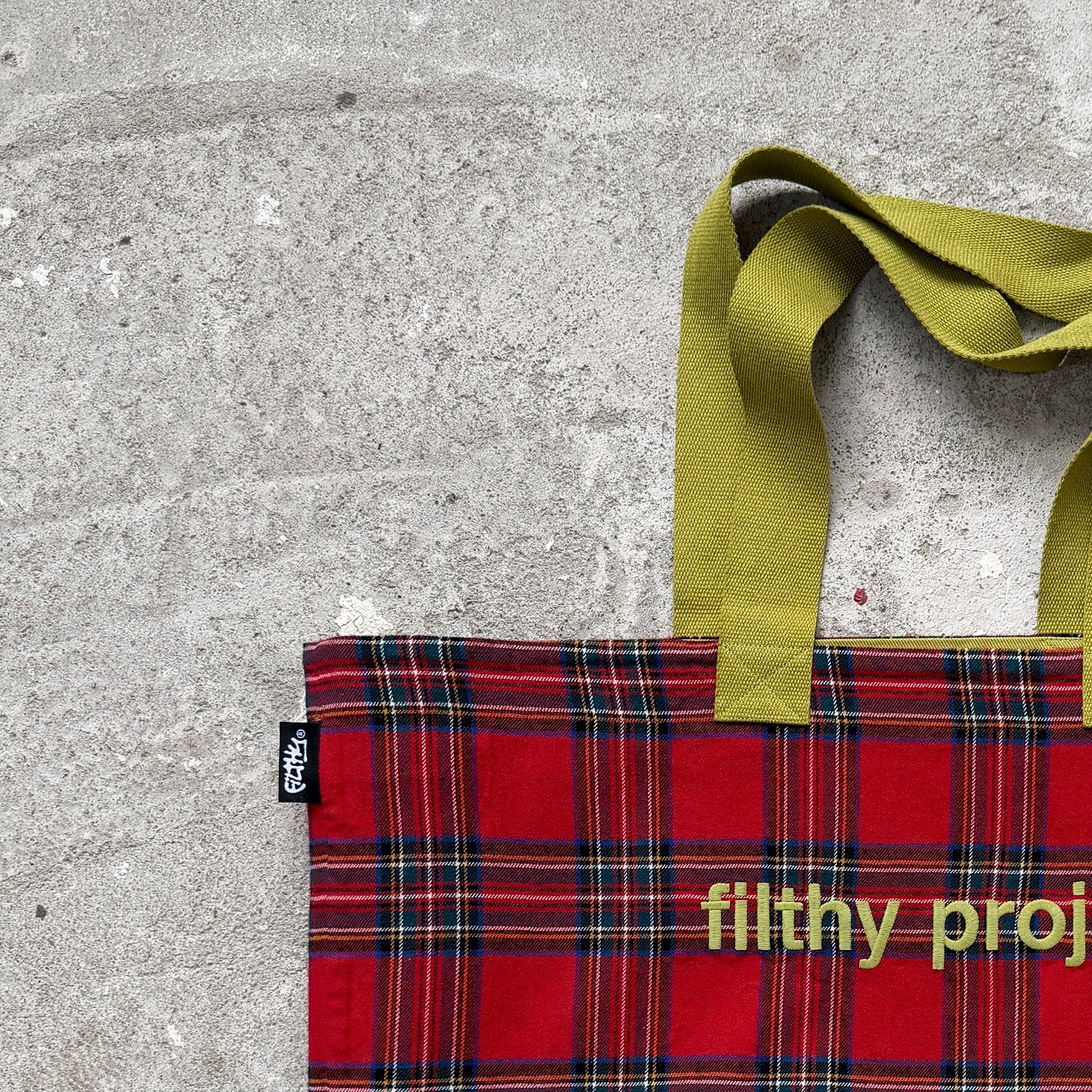 filthy® reversible tartan tote sack