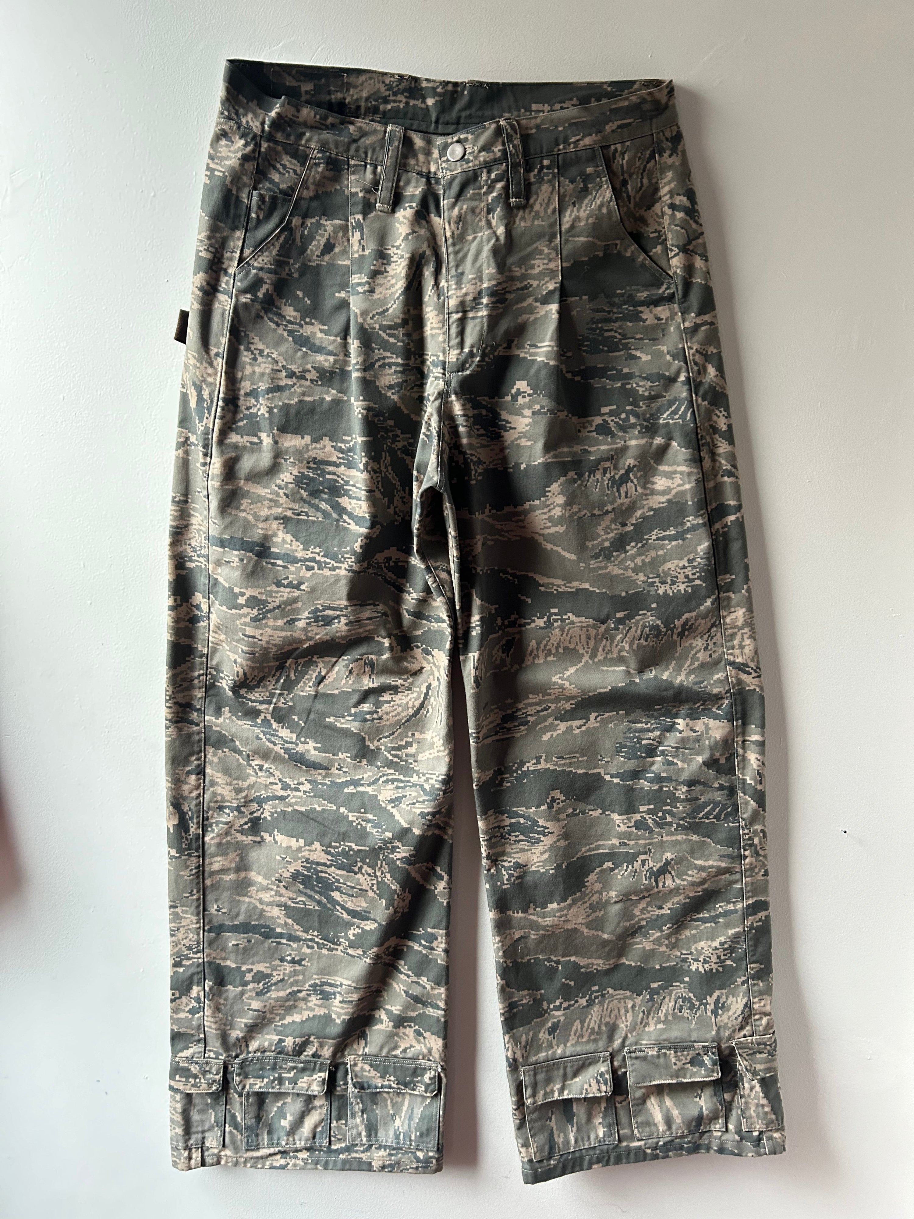 Pleated Camo pocket pants