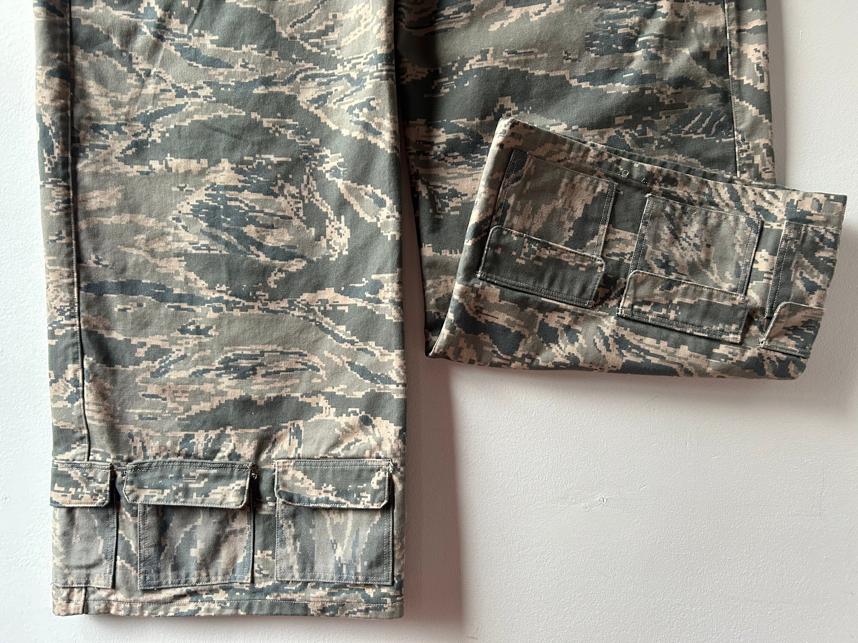 Pleated Camo pocket pants
