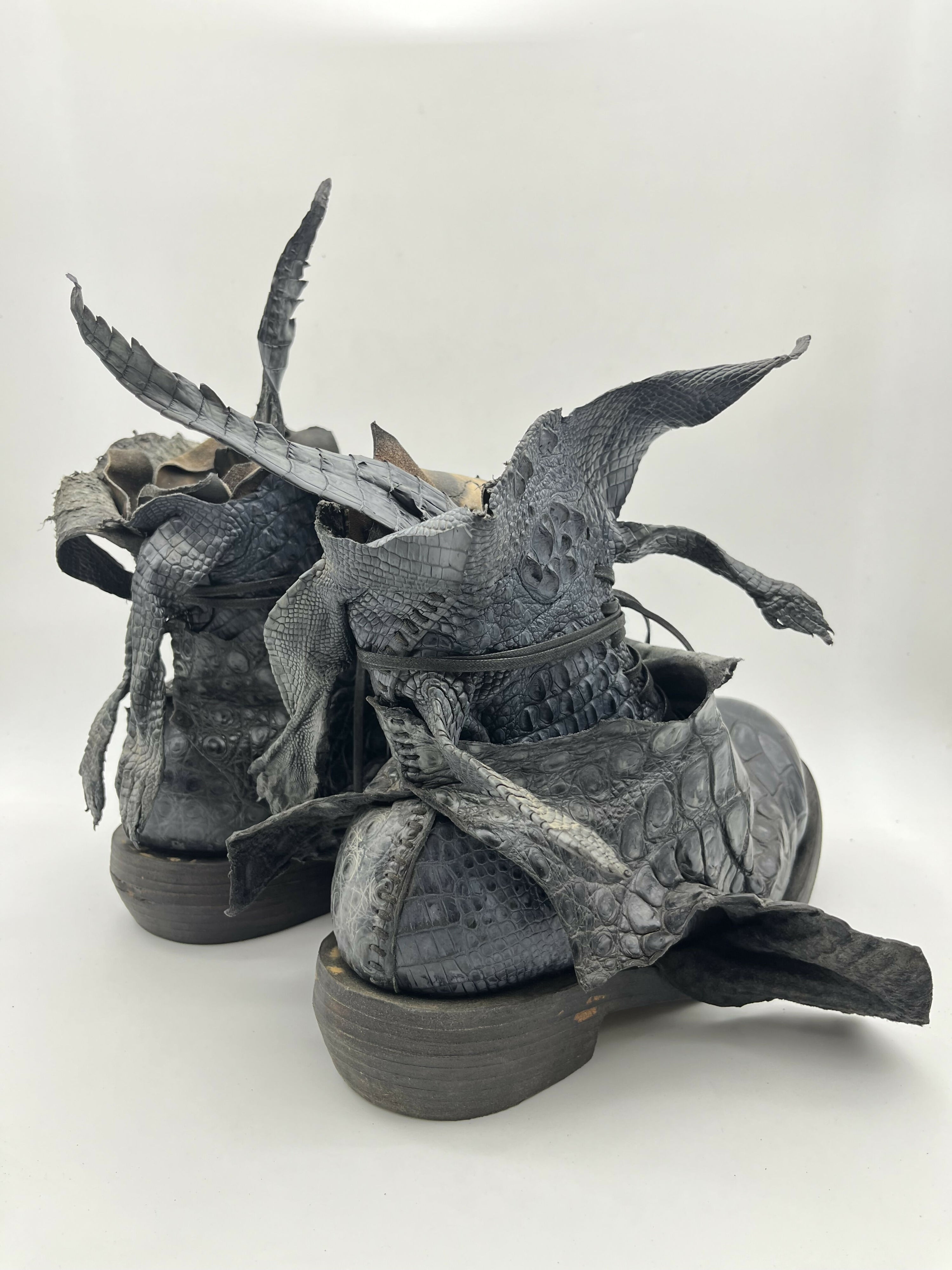 TLAL8 Antique Crocodile Grey (body parts version)