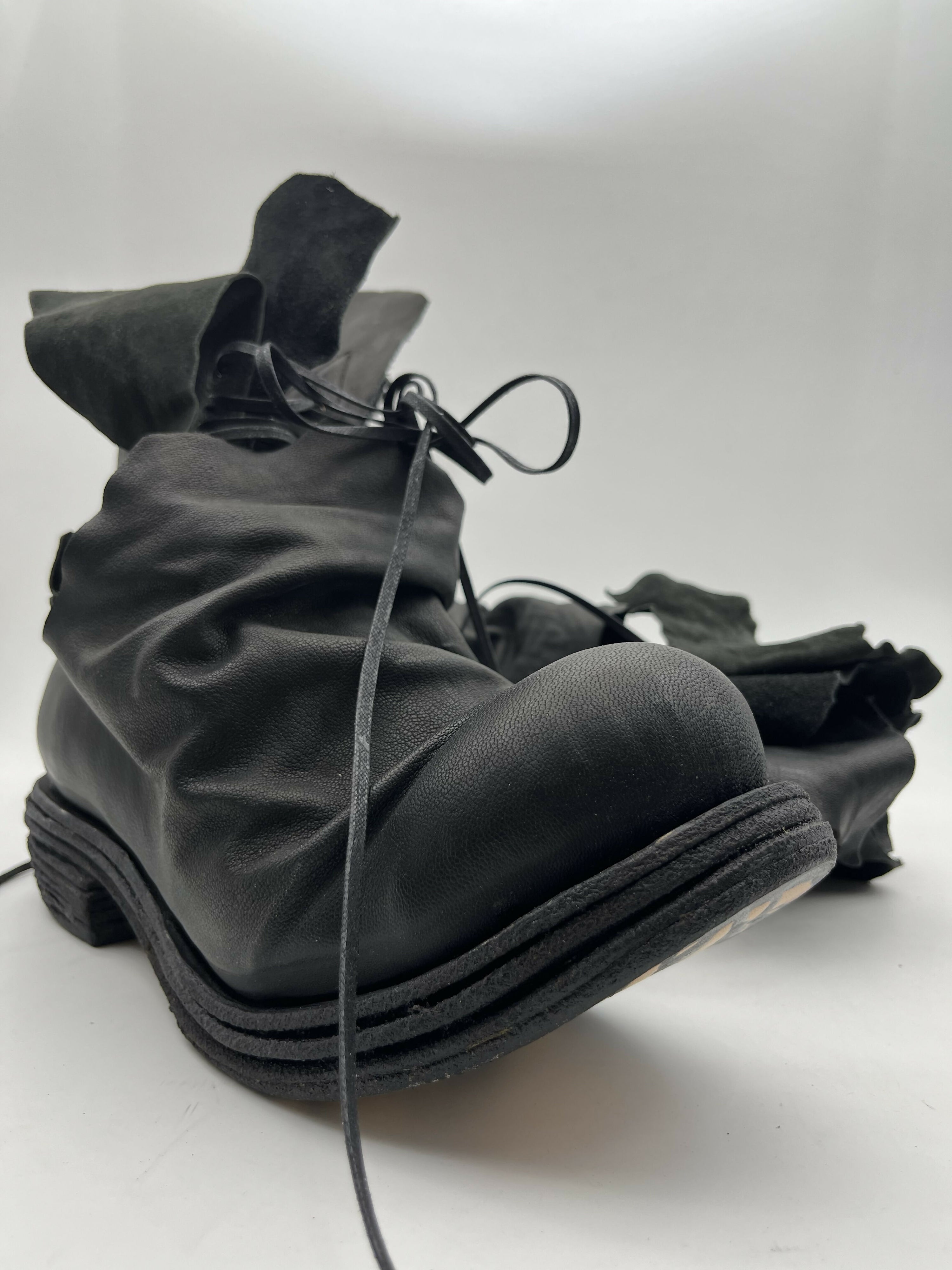 TLAL8 Total Black (Burnt layered sole)