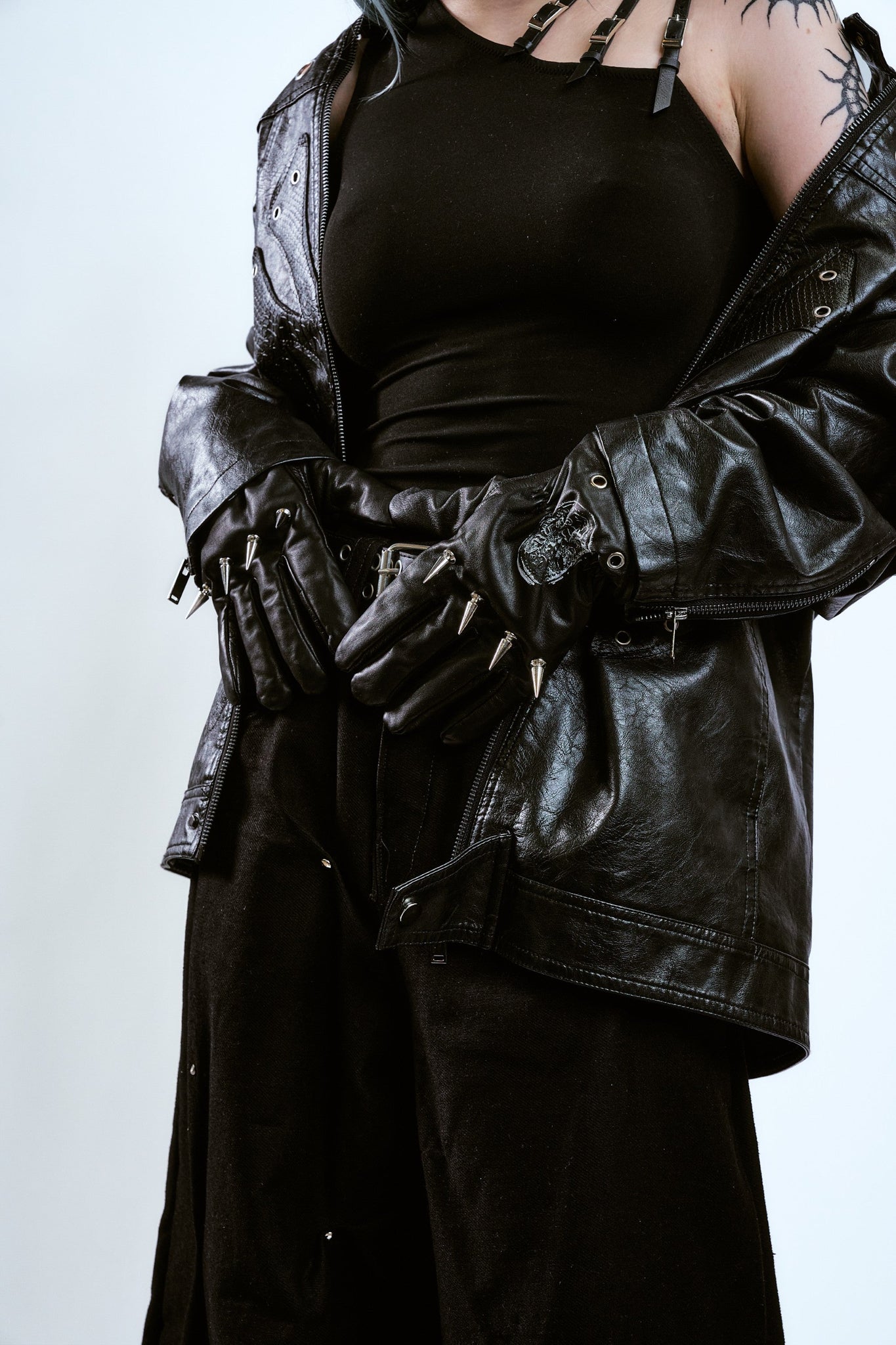Iron Fist Gloves (Black)