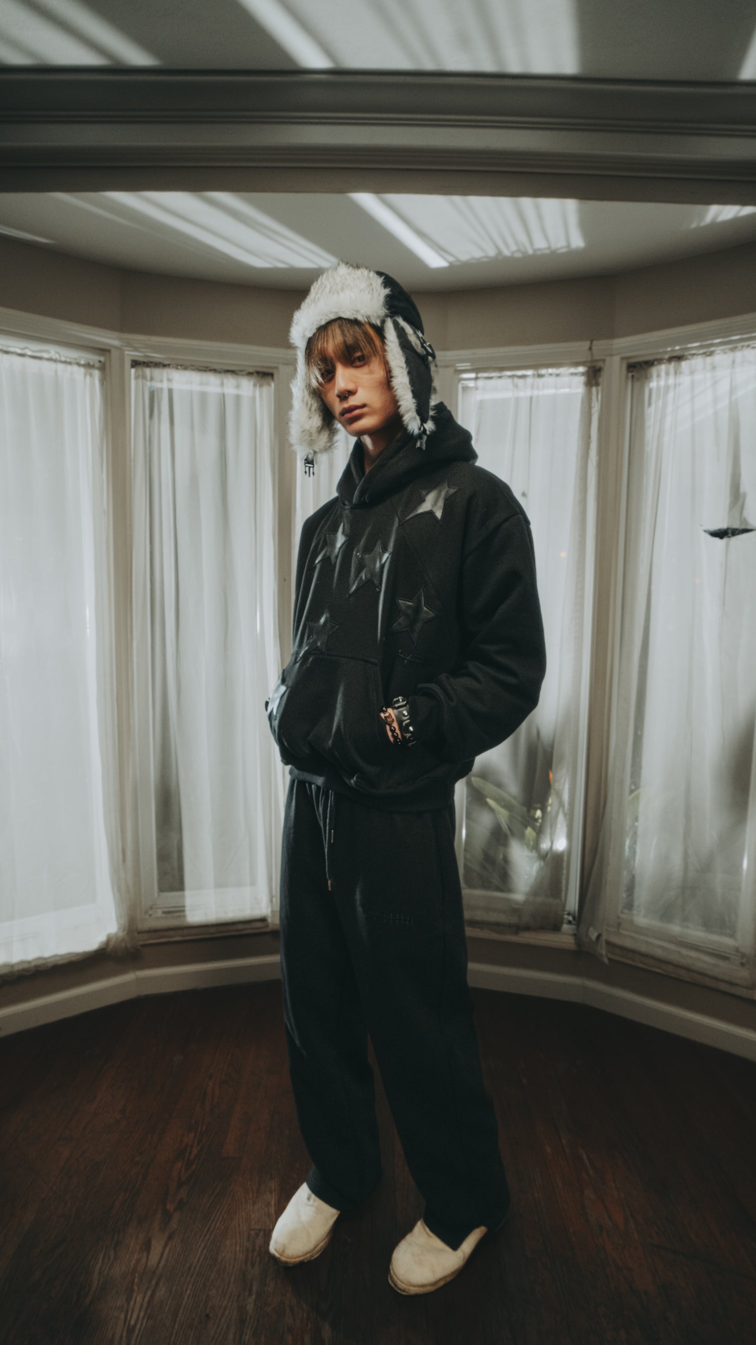 MONOCHROME PERIPHERAL SWEATS - BLACK