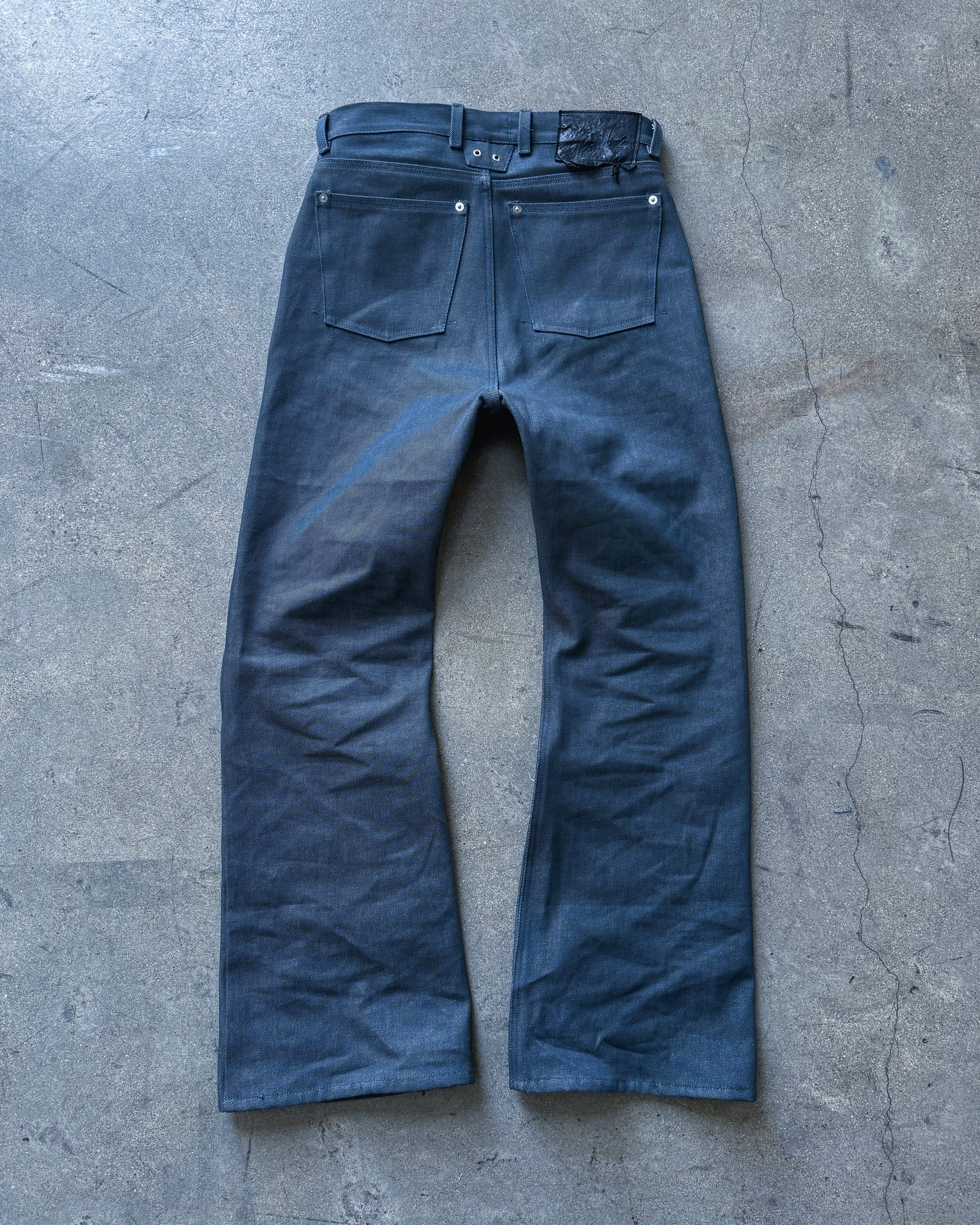 BASE0.3-CHARCOAL-14OZ RAW DENIM
