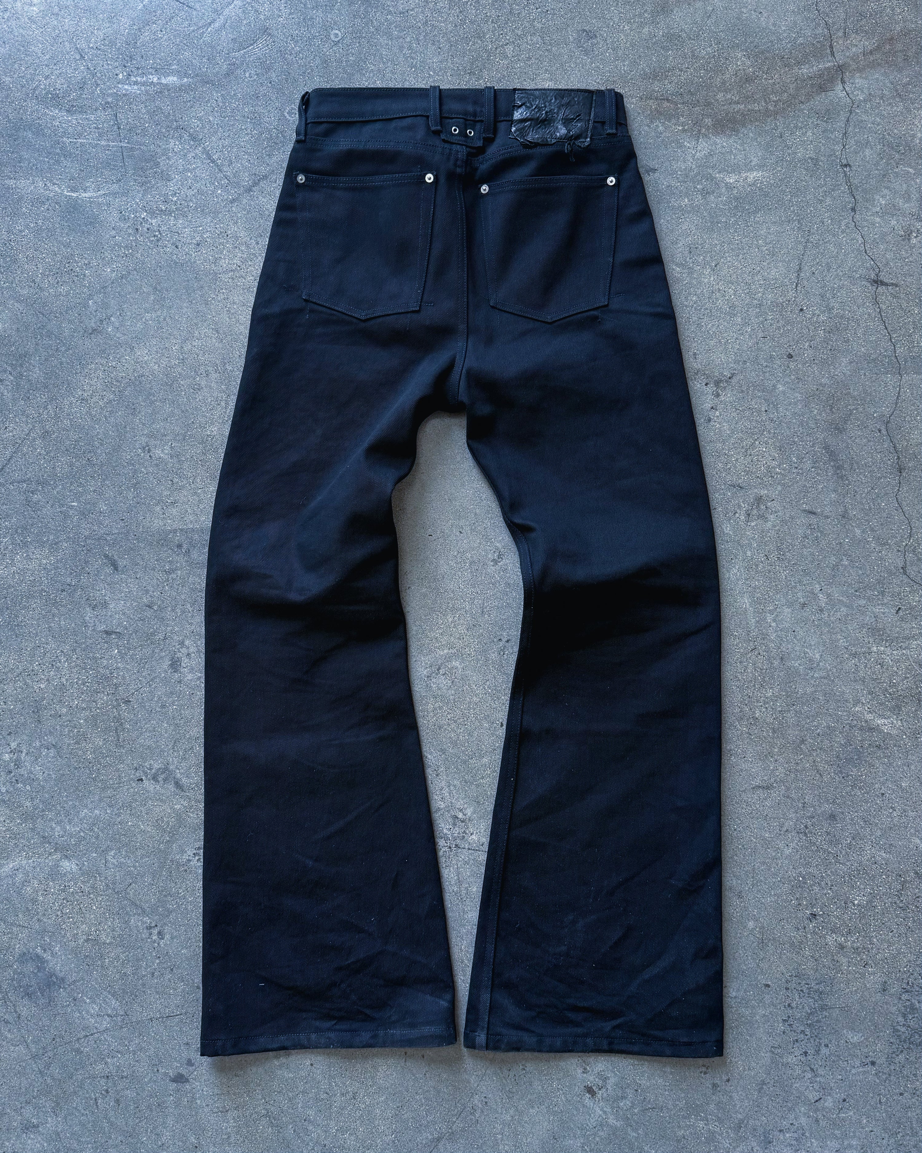 BASE0.3-BLACK-13OZ RAW DENIM