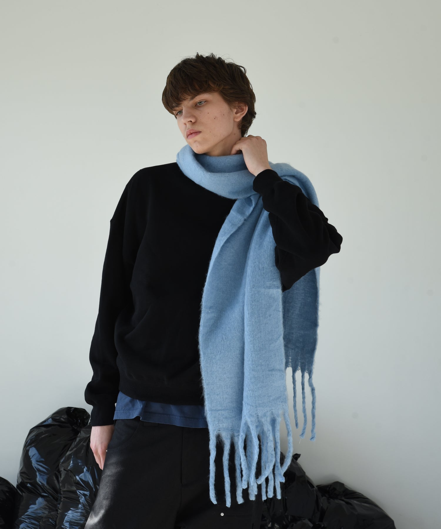 SYNOMUS CREWNECK