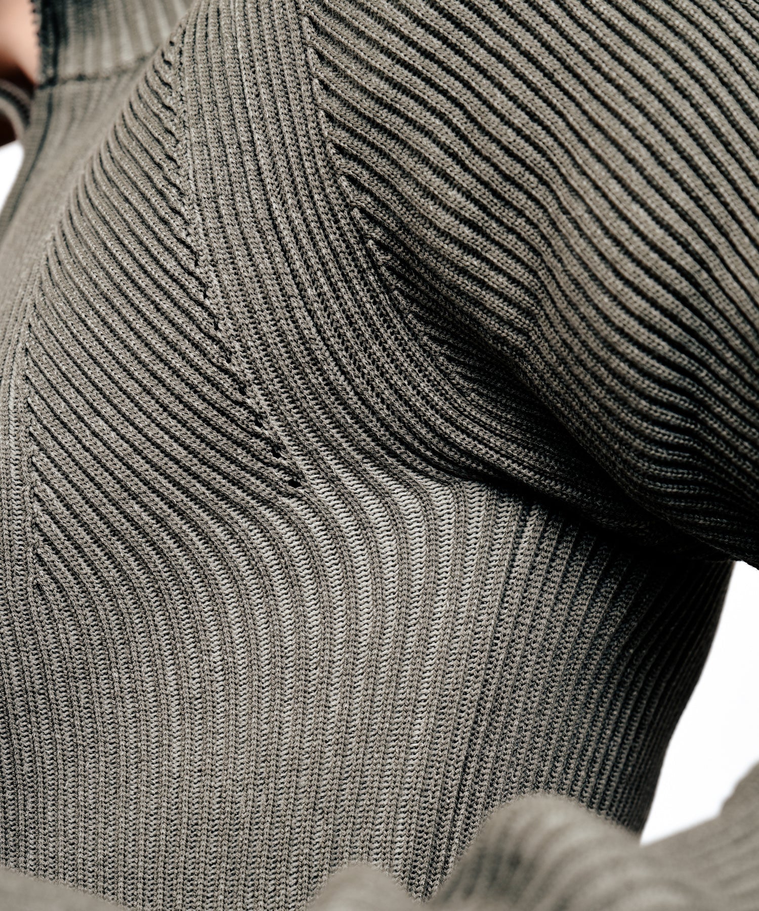 DUAL DRIVERS KNIT