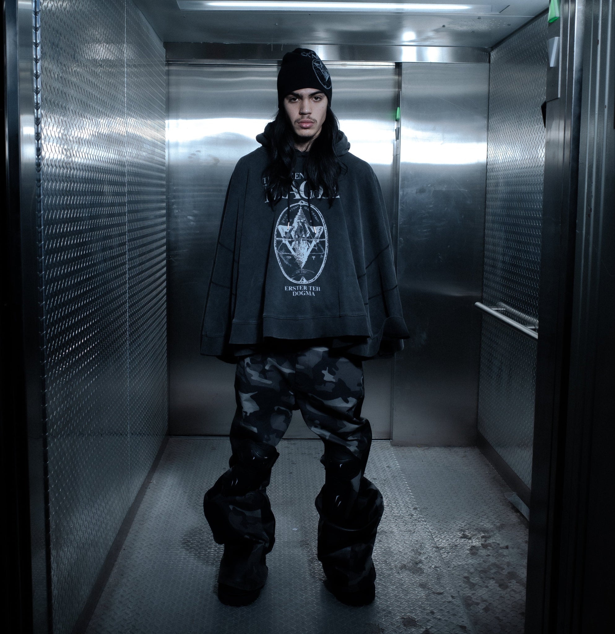 MAGIE CAPE HOODIE