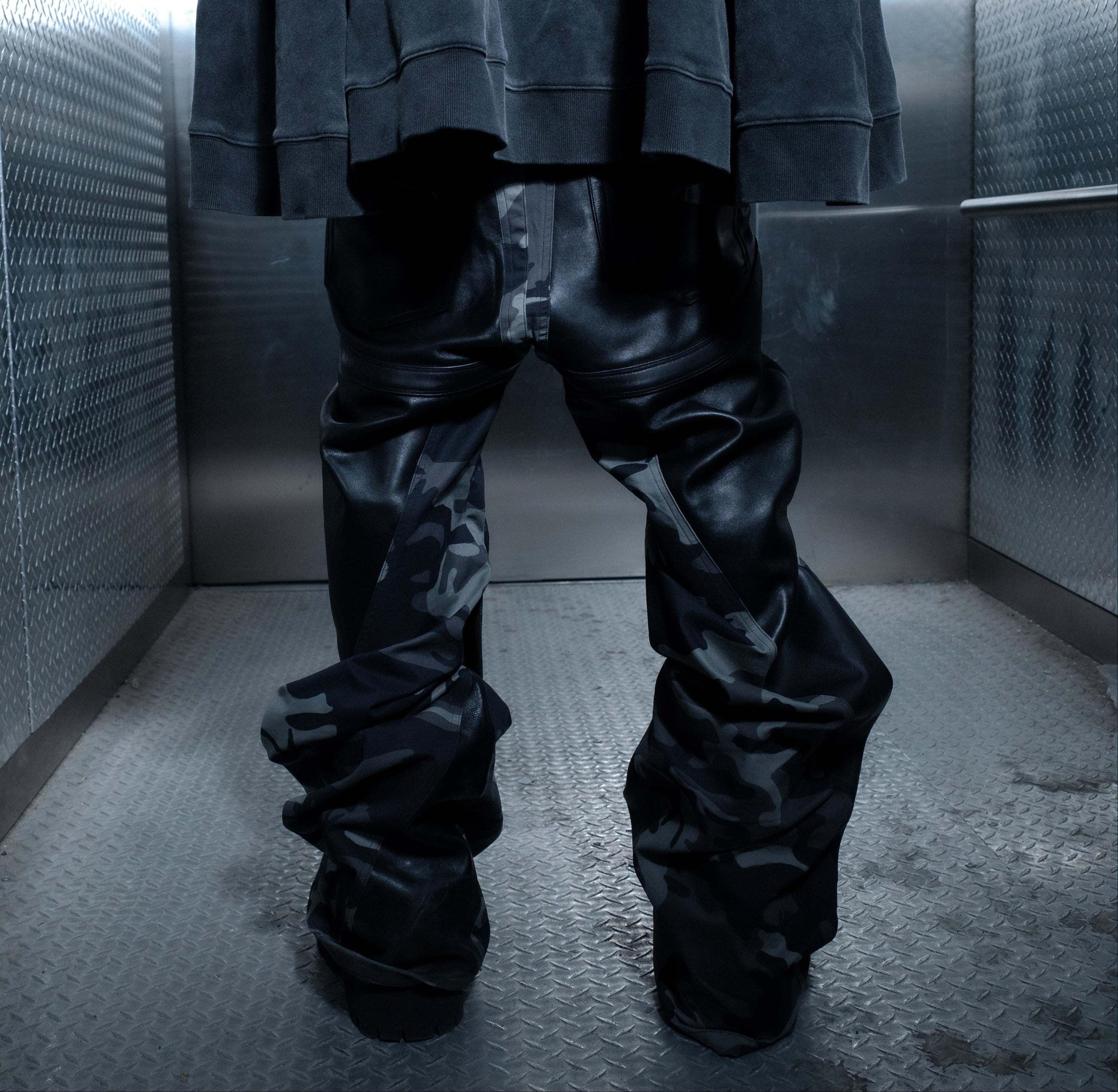 [PRE-ORDER] BL MUDCAMO FLARED LEATHER PANT