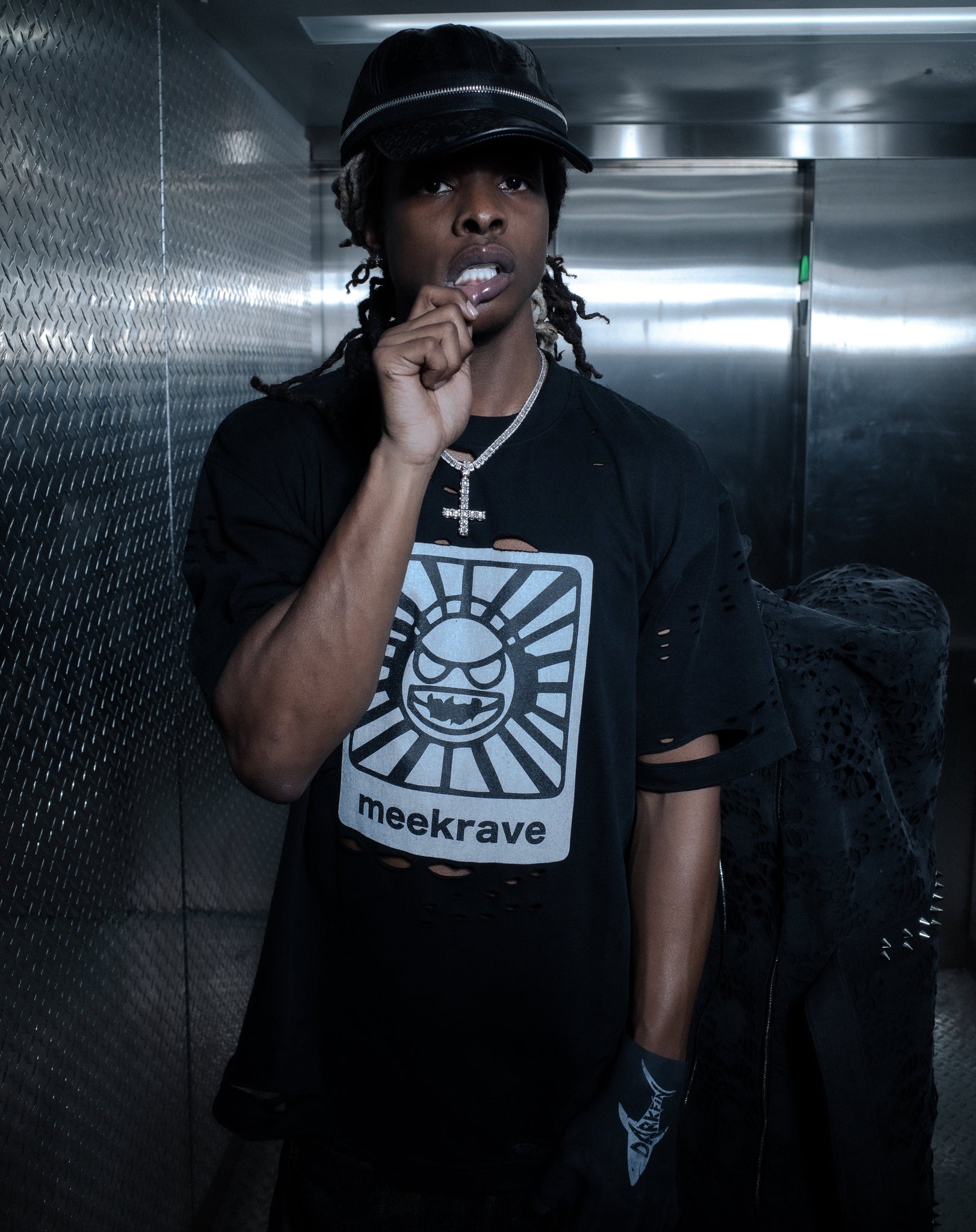 BL MEEKRAVE TEE