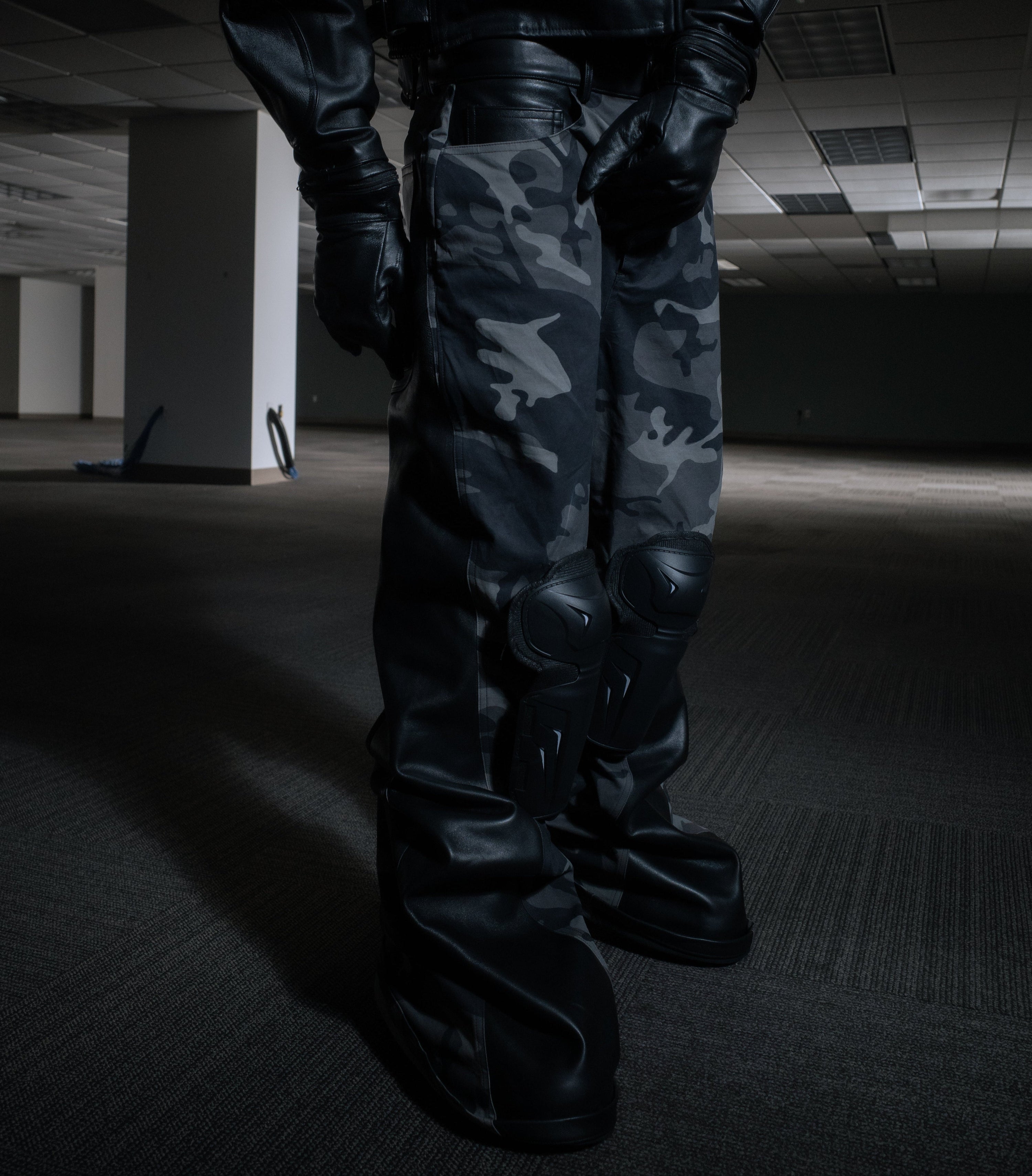 [PRE-ORDER] BL MUDCAMO FLARED LEATHER PANT