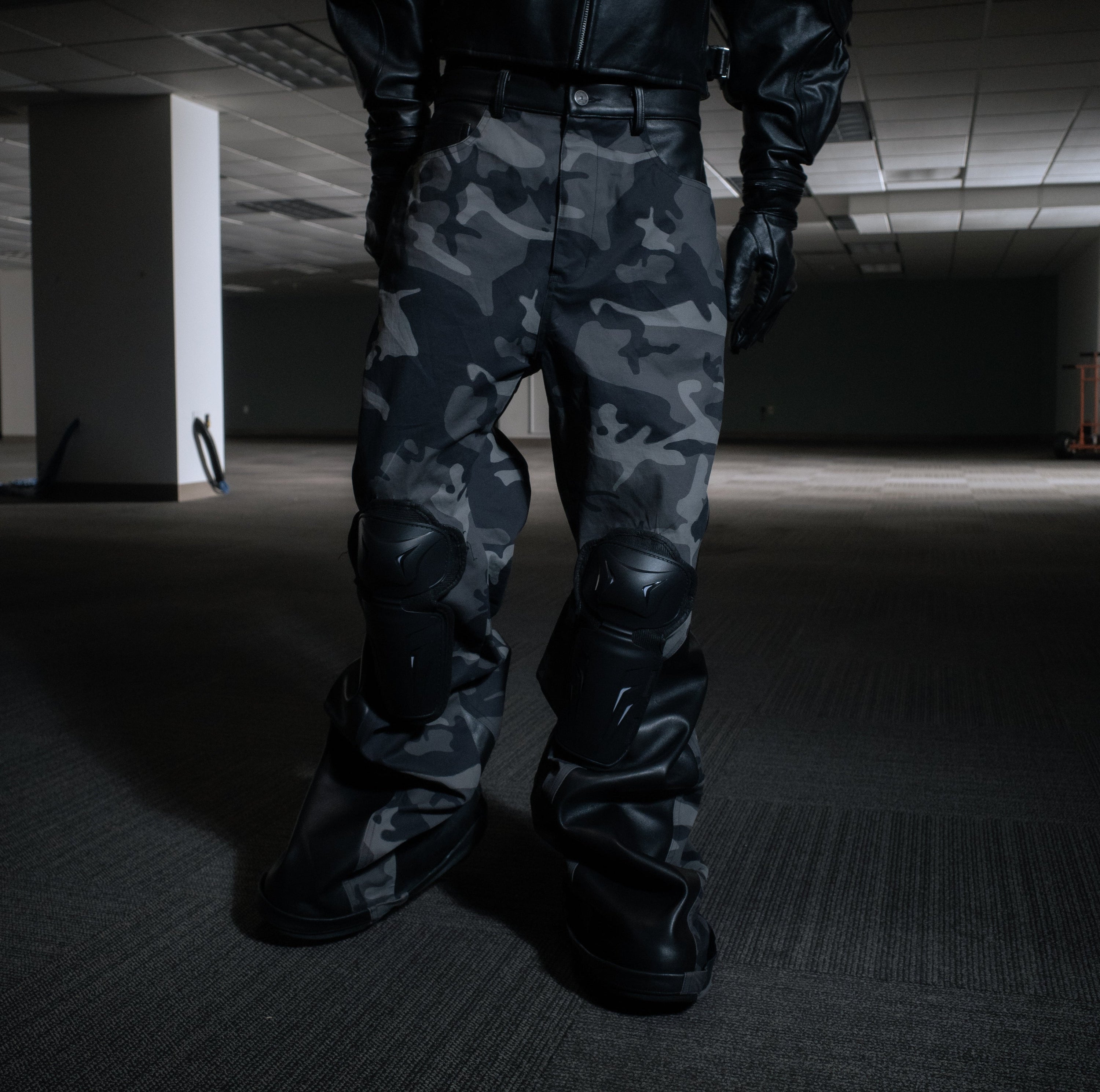 [PRE-ORDER] BL MUDCAMO FLARED LEATHER PANT