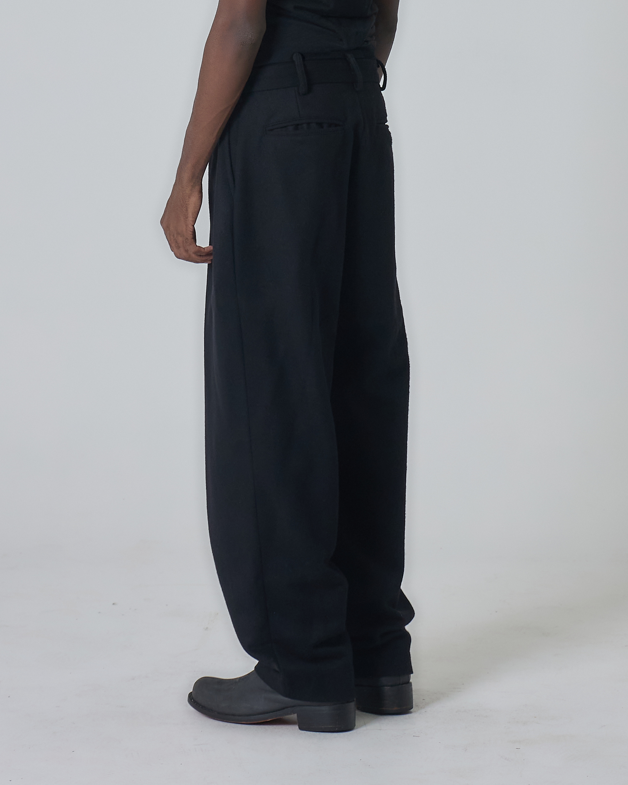 TAPERED TROUSERS