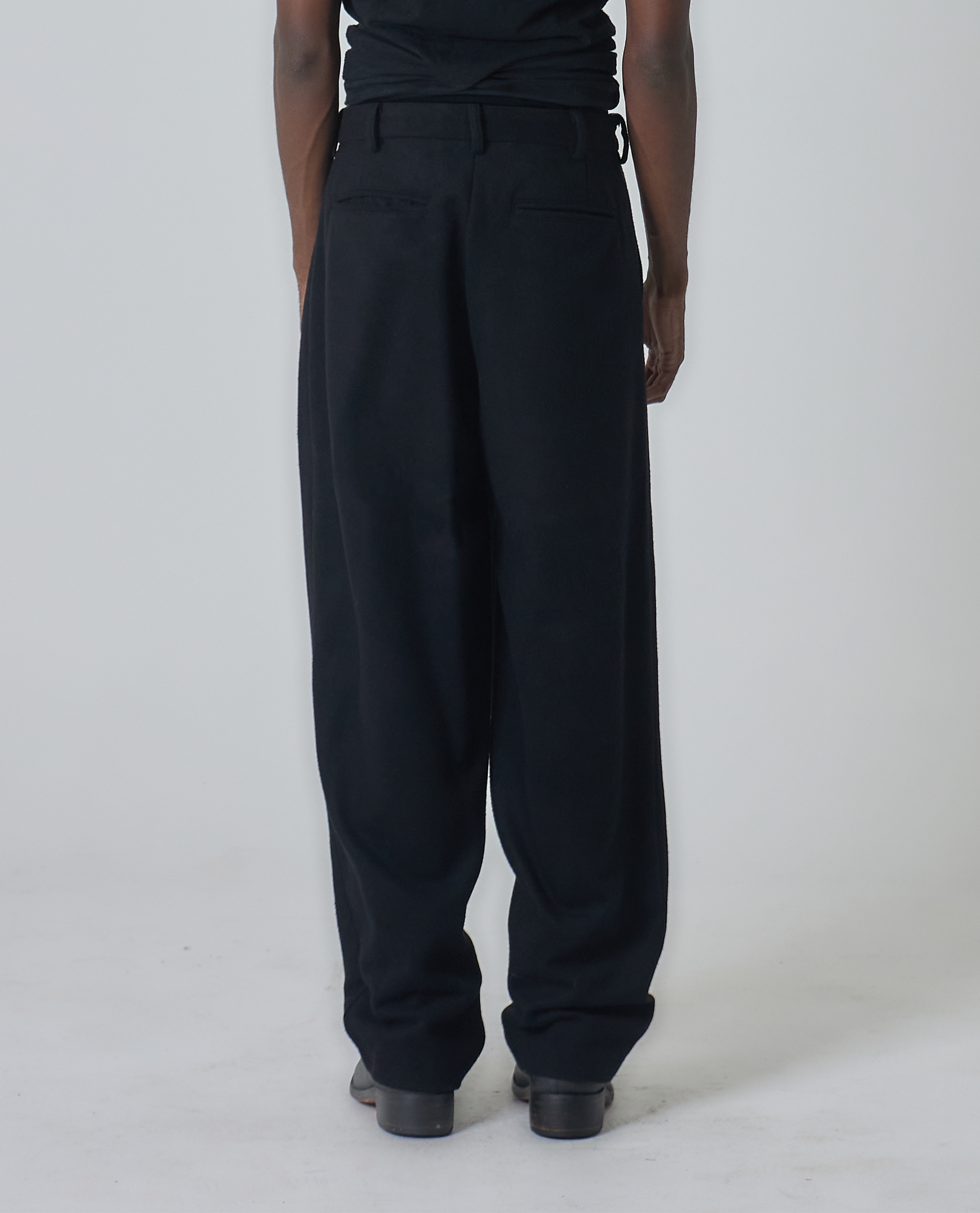 TAPERED TROUSERS