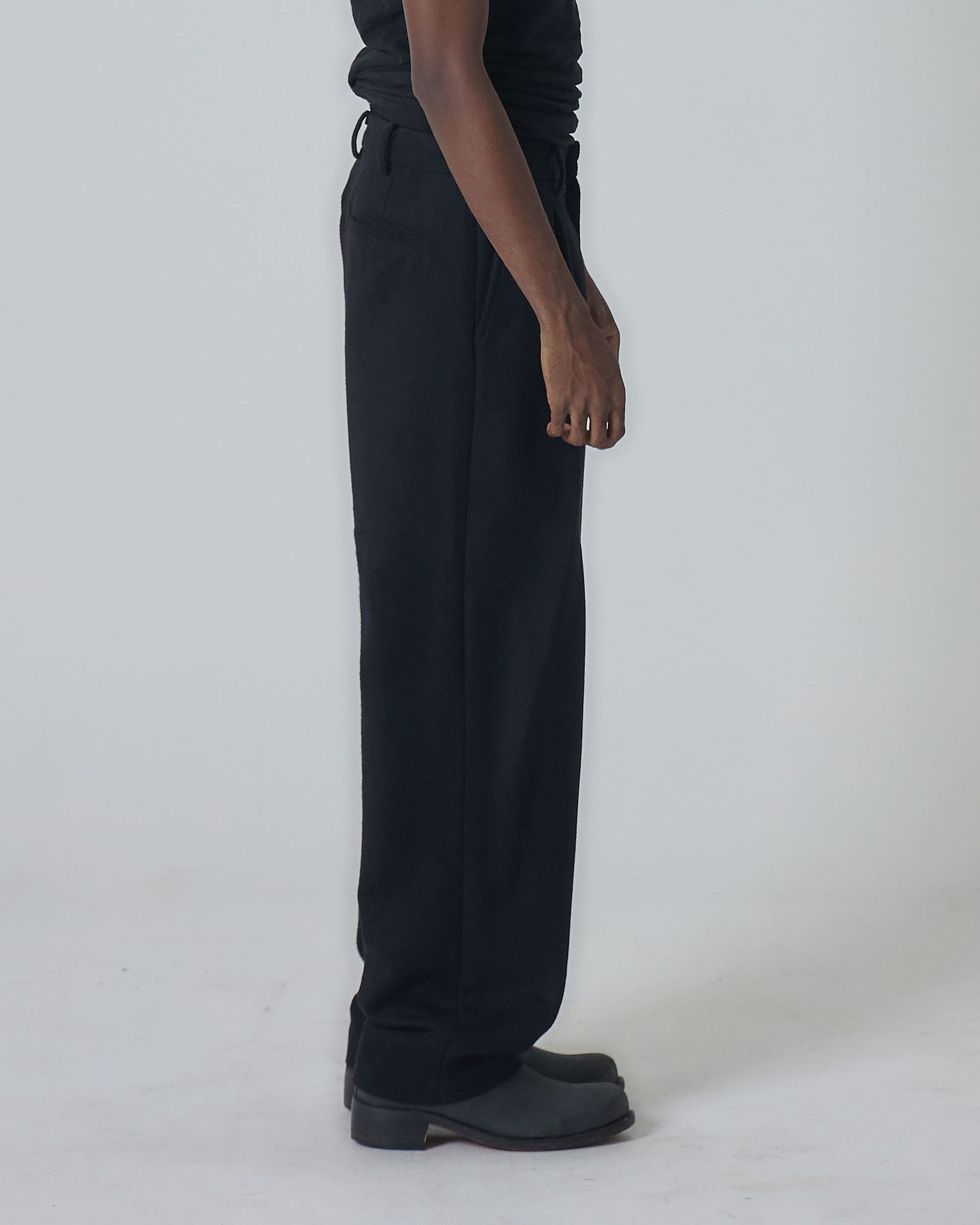 TAPERED TROUSERS