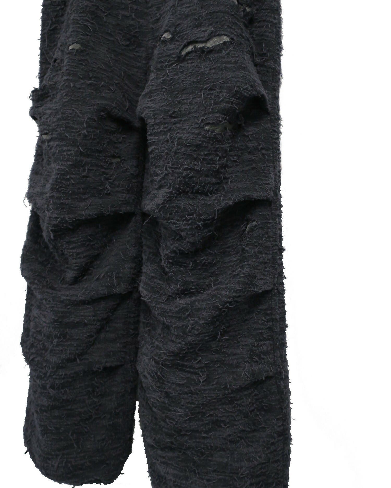【PRE-ORDER】DISTRESSED FABRIC 4-TUCK TROUSERS / BLACK