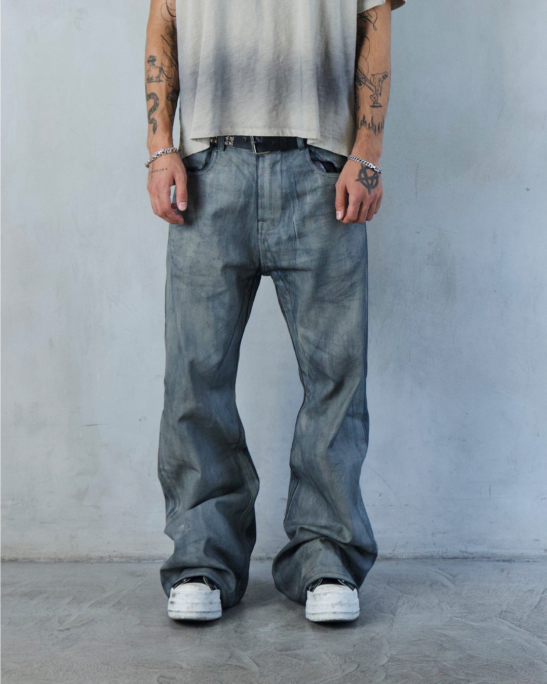 BASE .01 'MOTH BEIGE' COATED DENIM