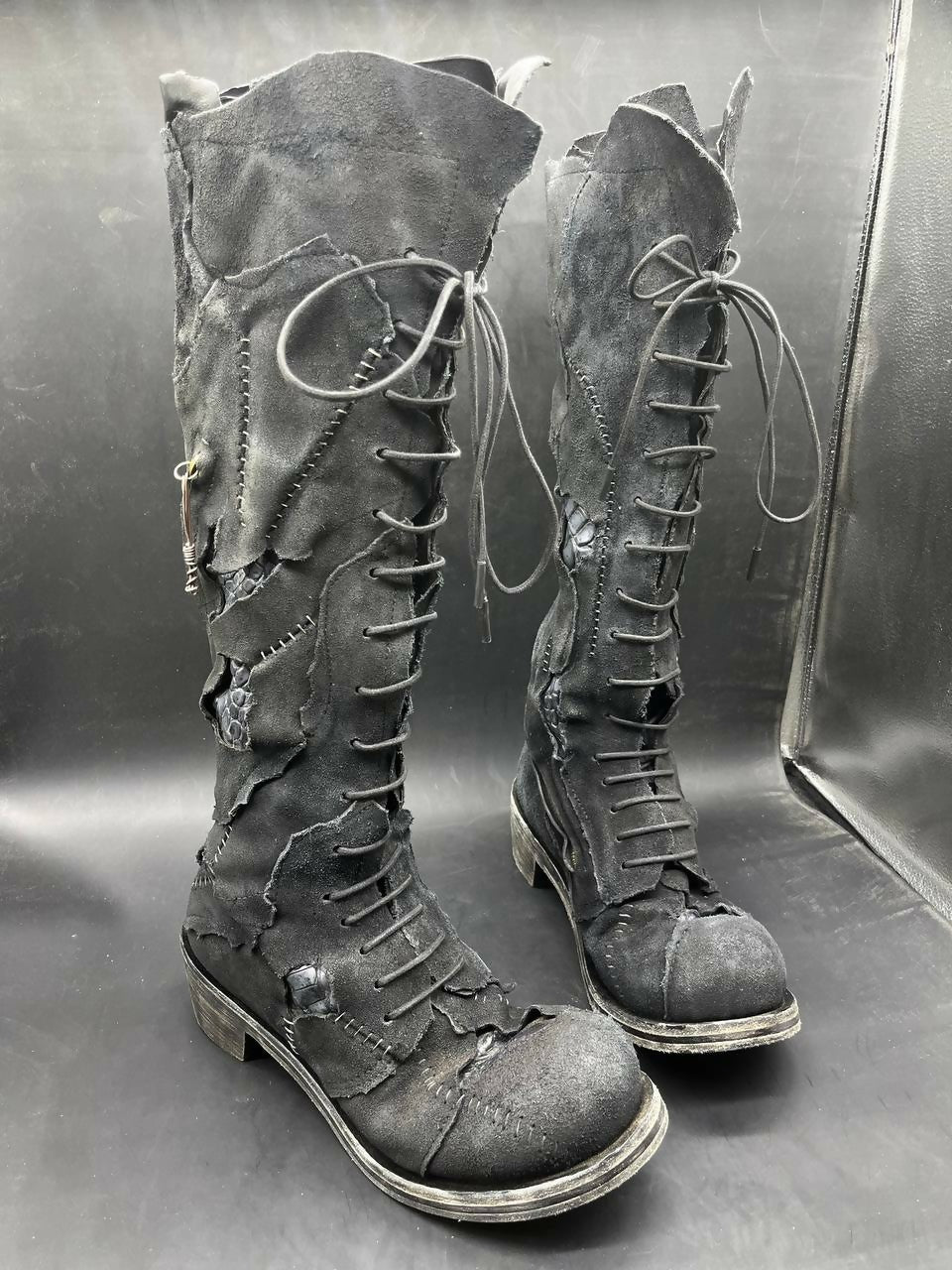 THOMAS Uncombed Black