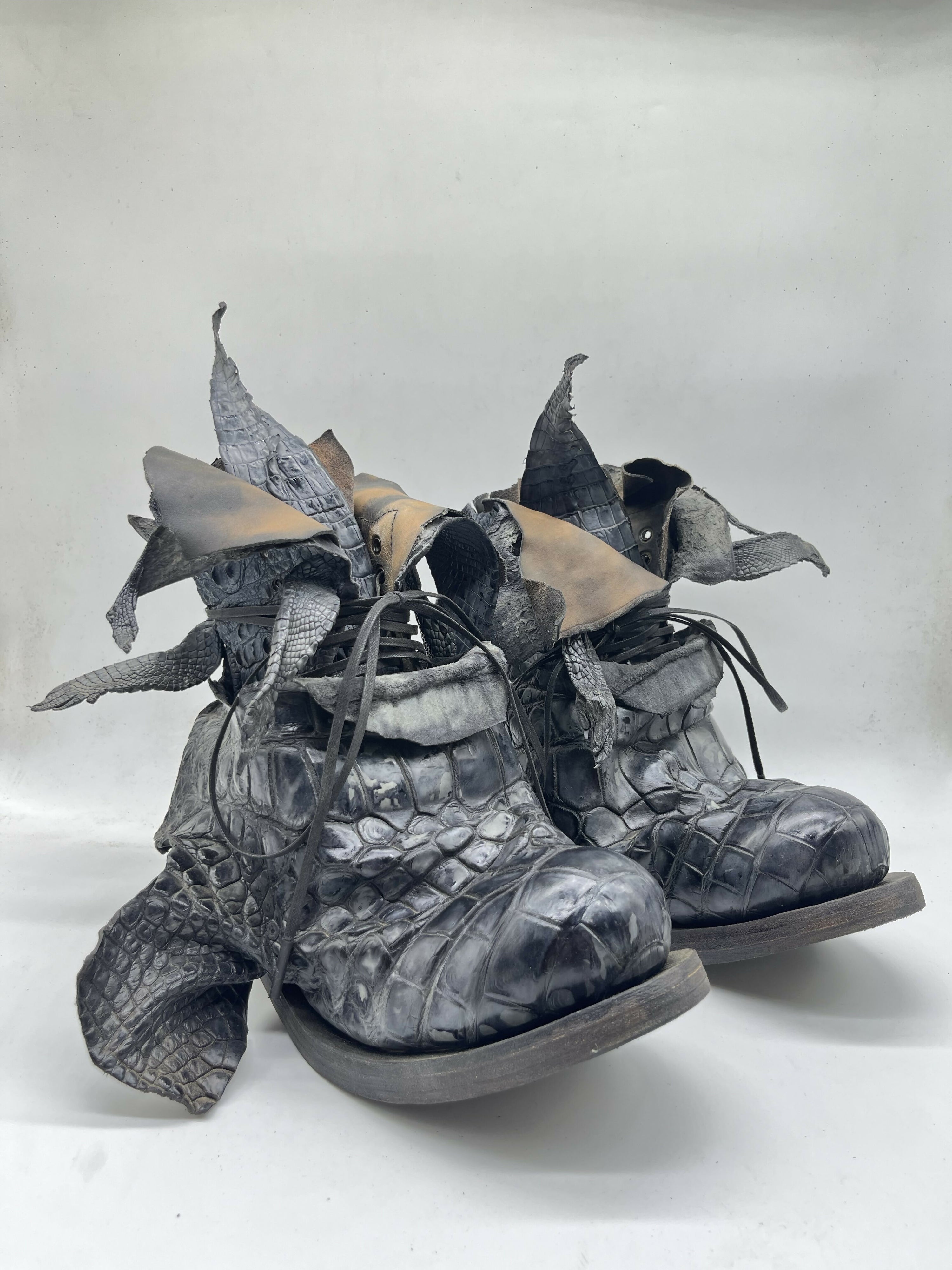 TLAL8 Antique Crocodile Grey (body parts version)