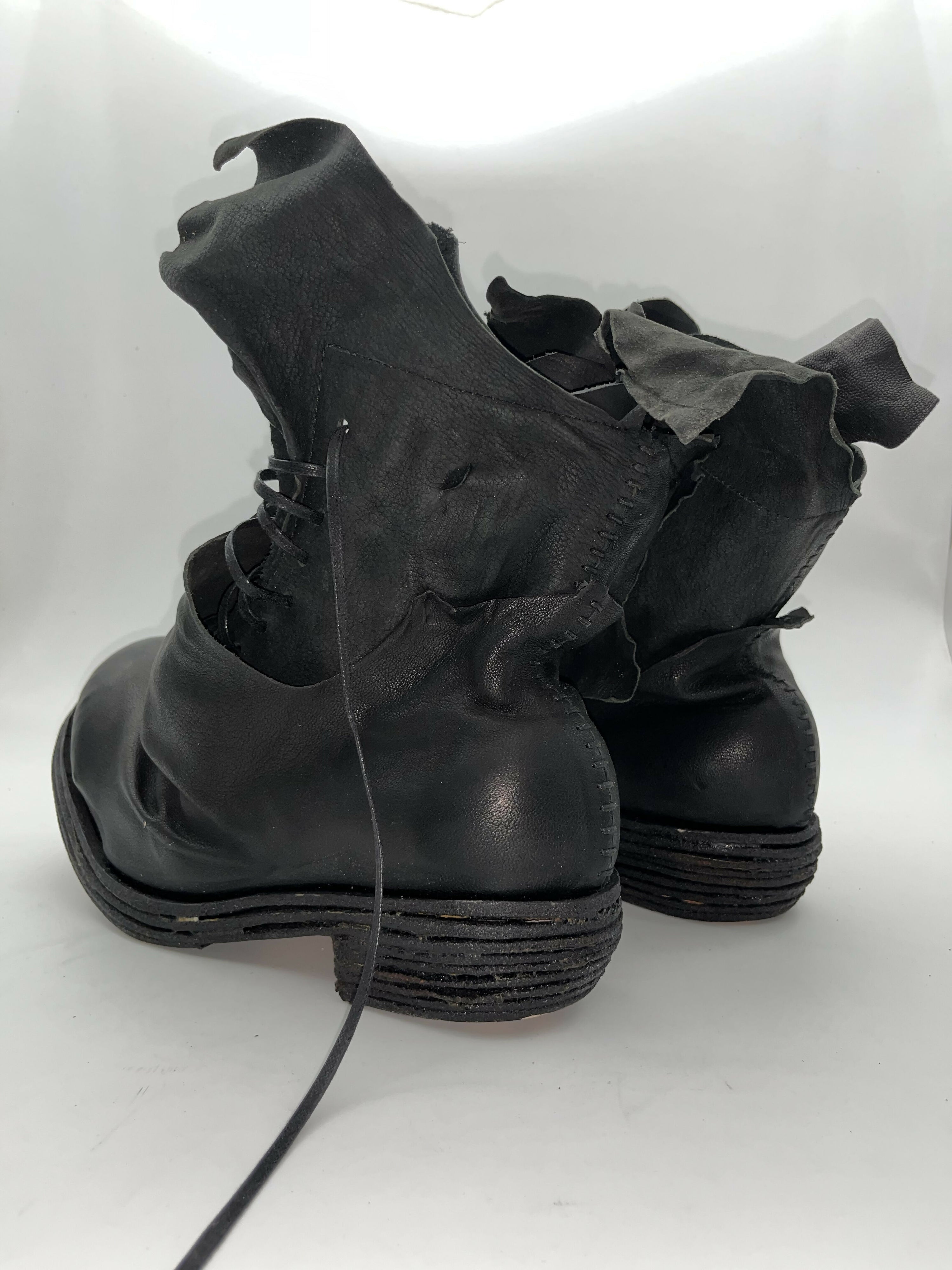 TLAL8 Total Black (Burnt layered sole)