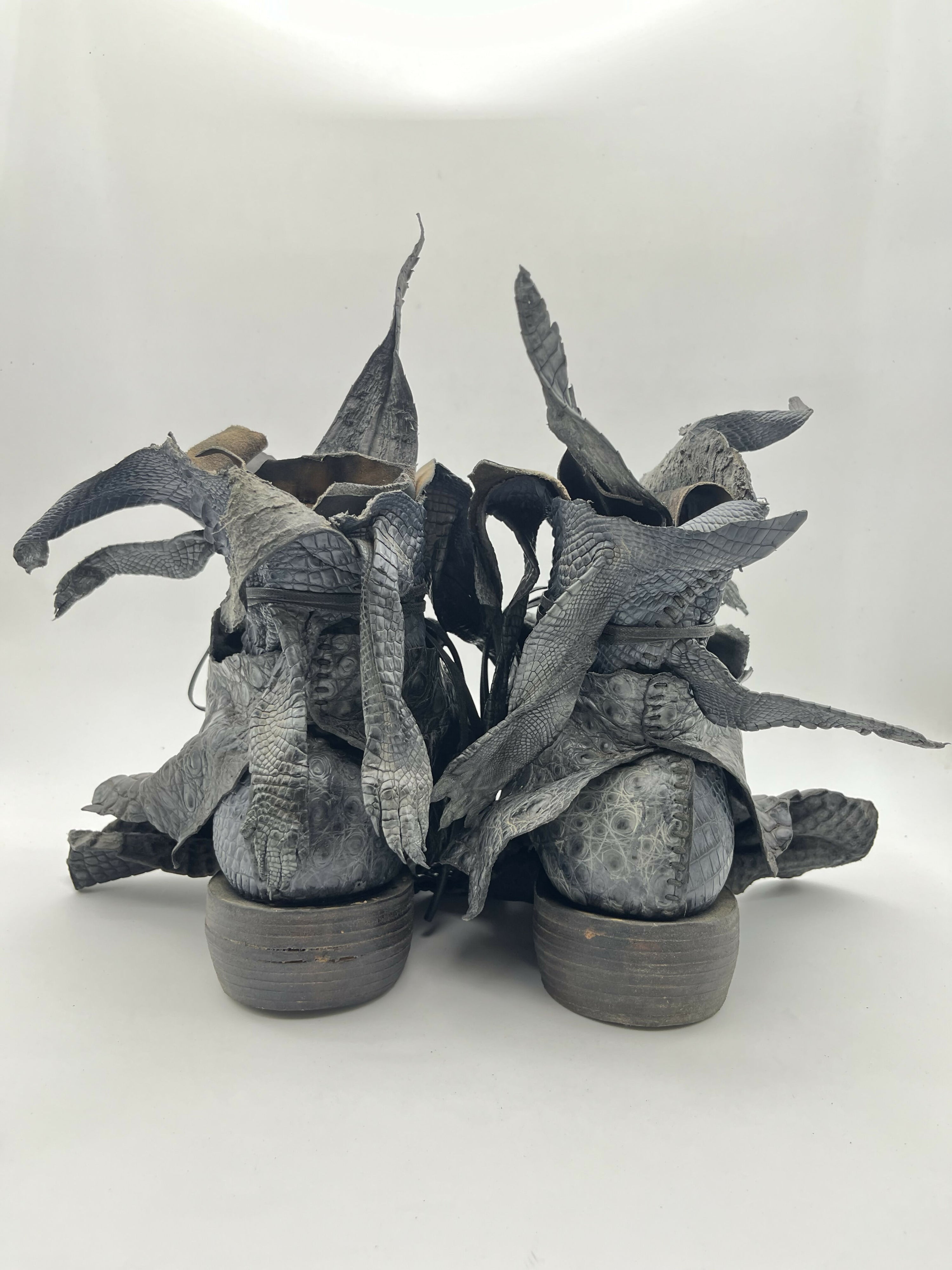 TLAL8 Antique Crocodile Grey (body parts version)