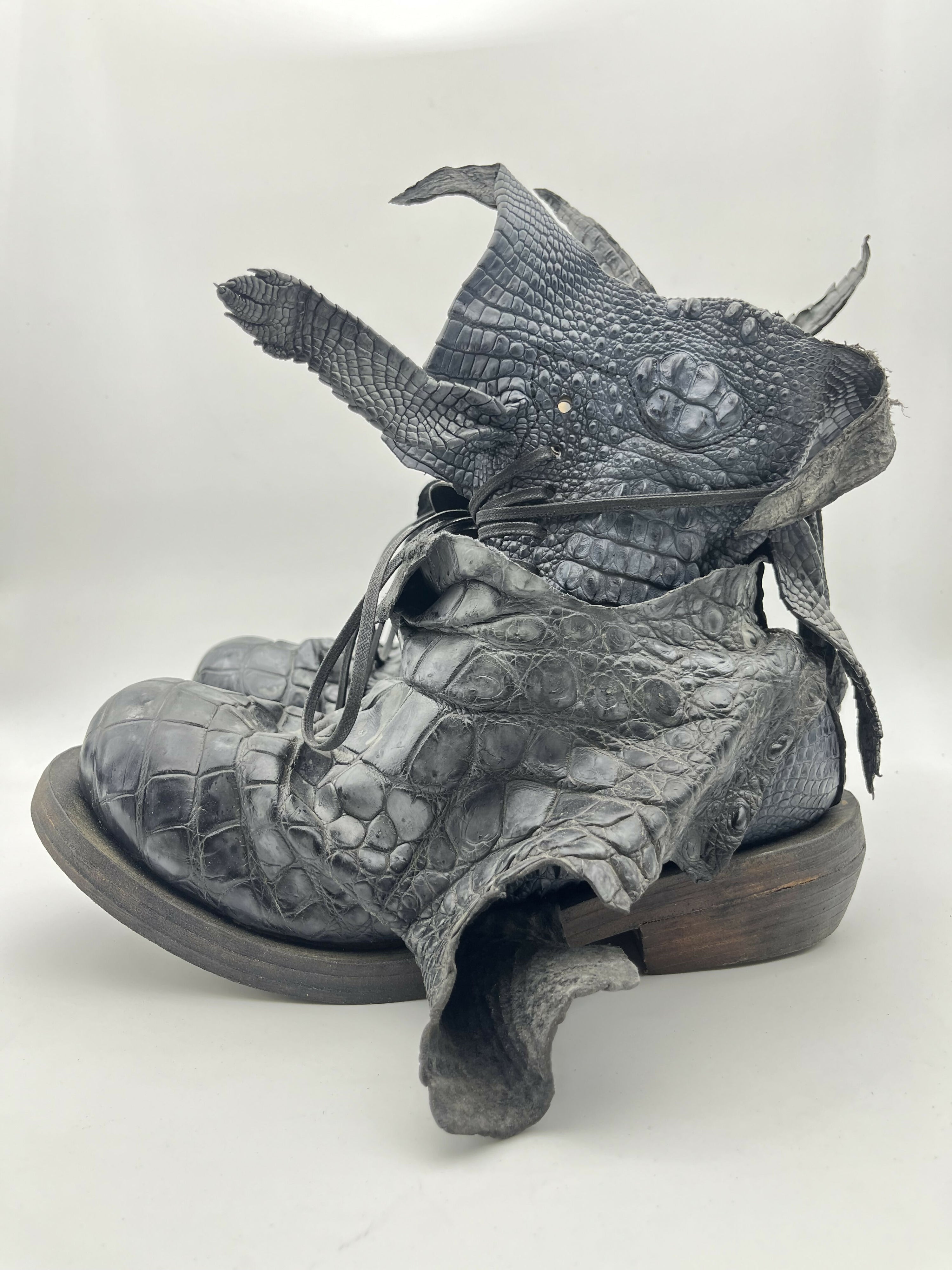 TLAL8 Antique Crocodile Grey (body parts version)