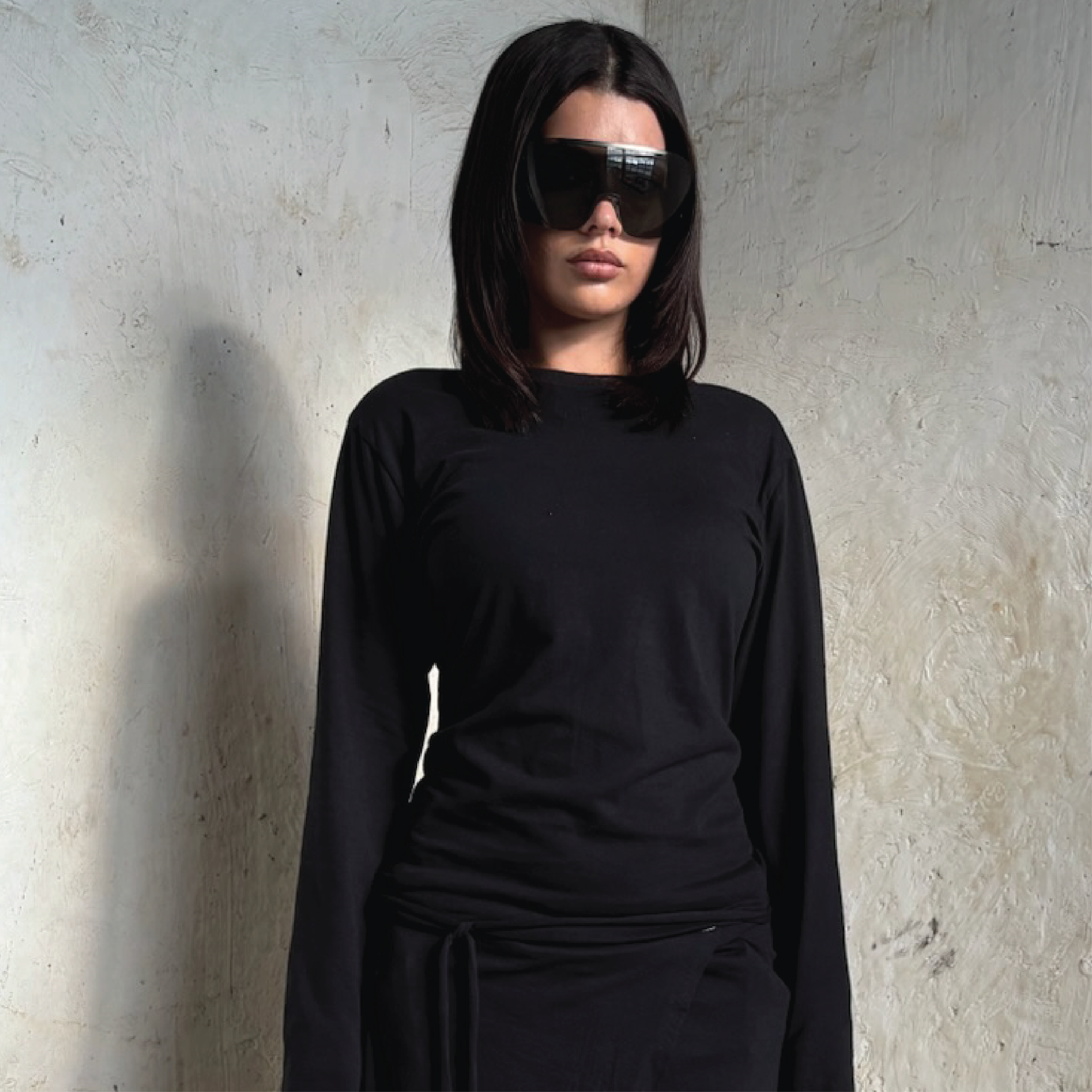 CORIUM LONGSLEVE (BLACK)