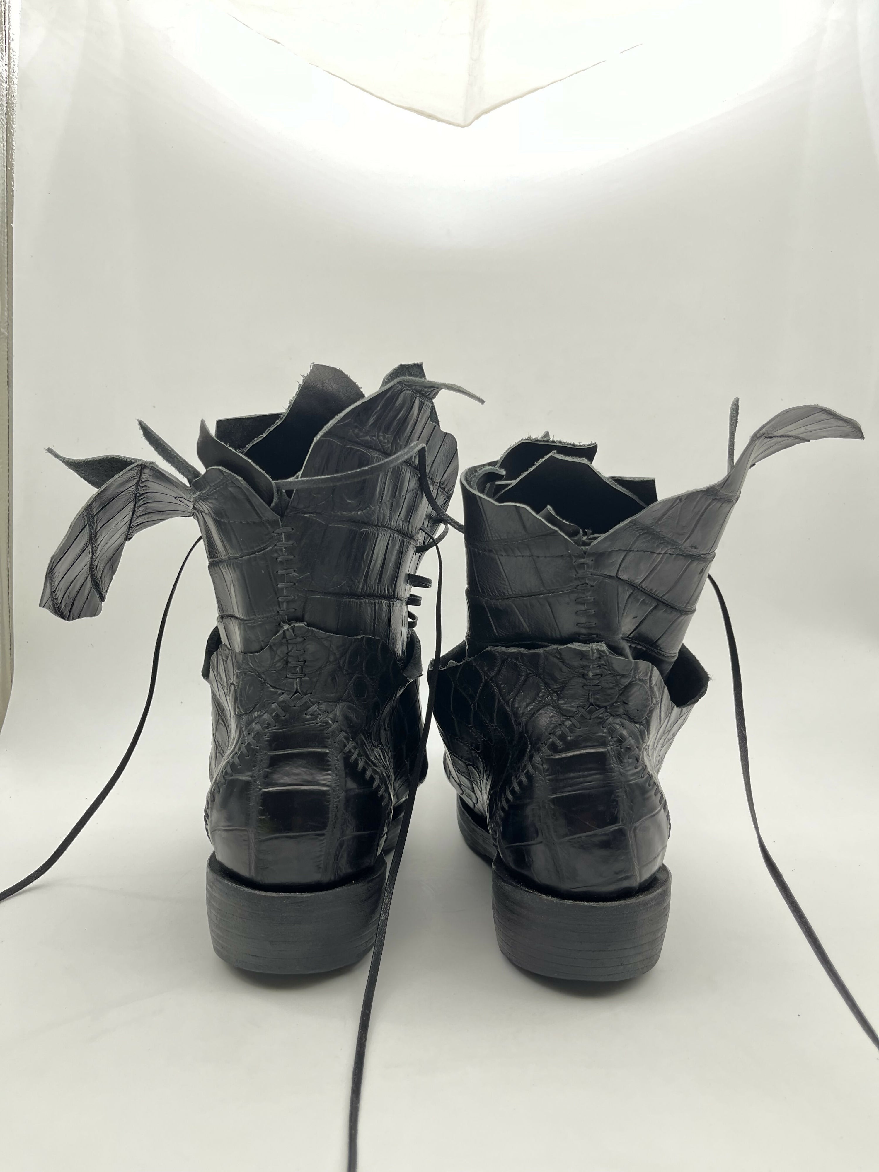 TLAL8 Total Crocodile Black