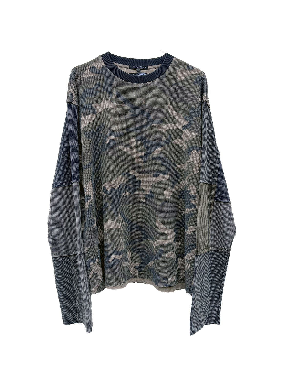 DISTRESSED PATCHWORK THERMAL - CAMO GREEN
