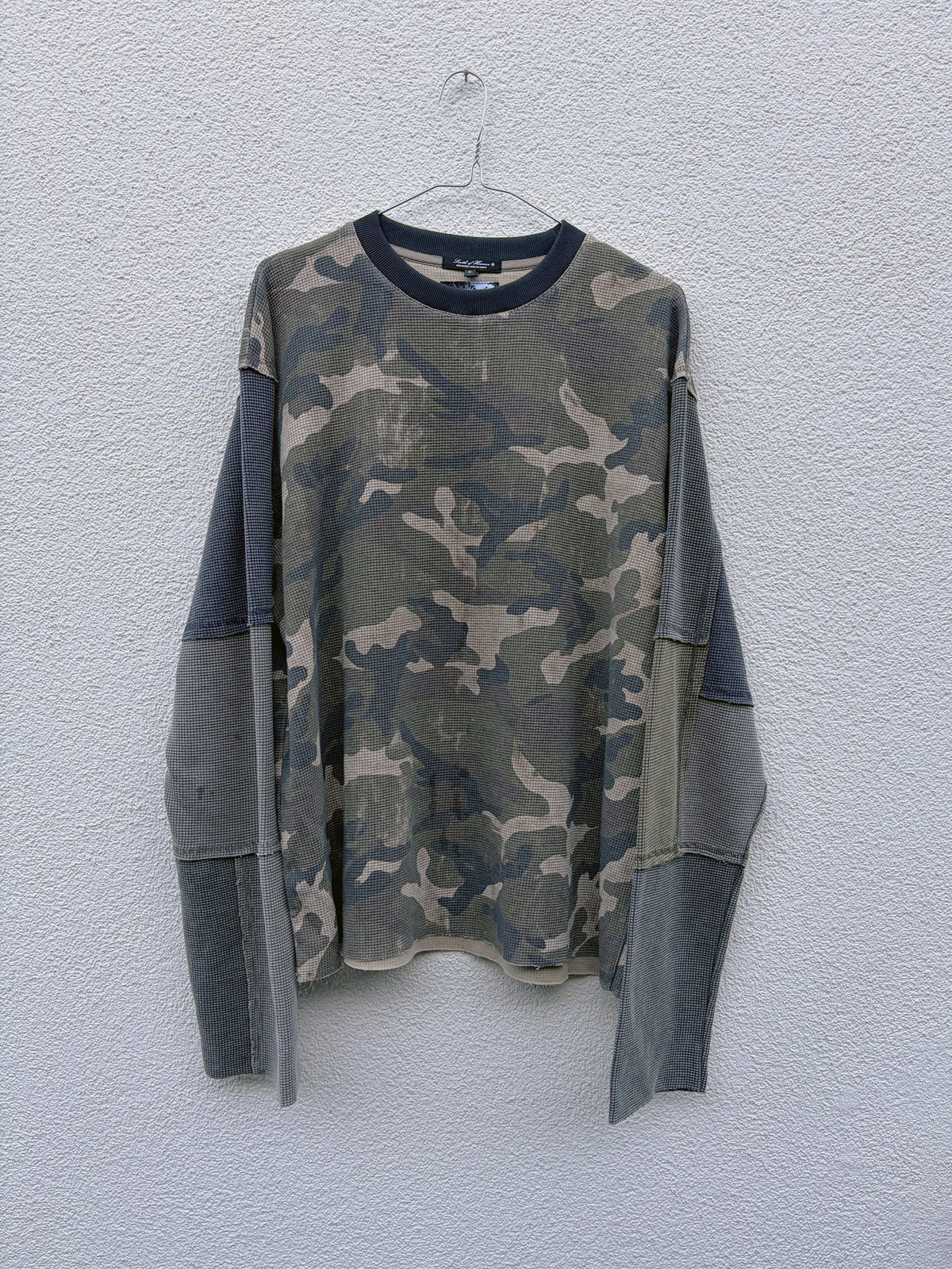 DISTRESSED PATCHWORK THERMAL - CAMO GREEN
