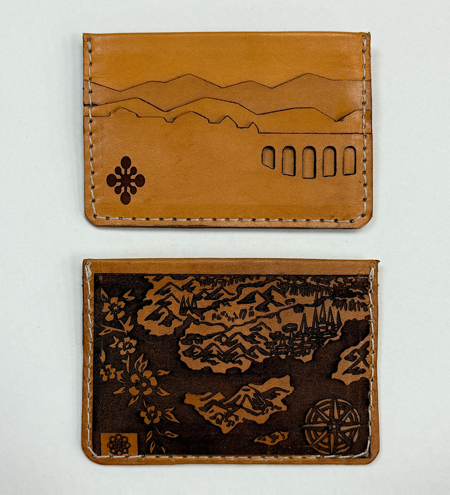 MOUNTAIN CARD-HOLDER (OAK)