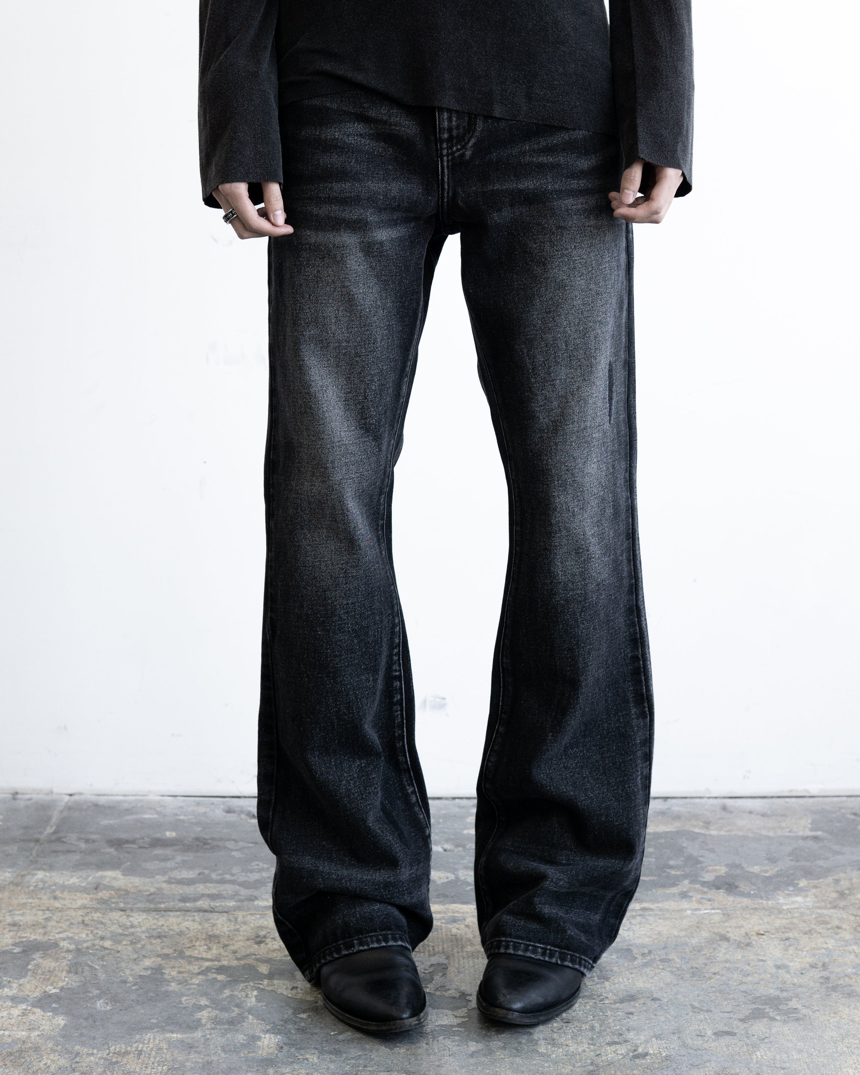 "Core" Flared Jeans (Black Wash)