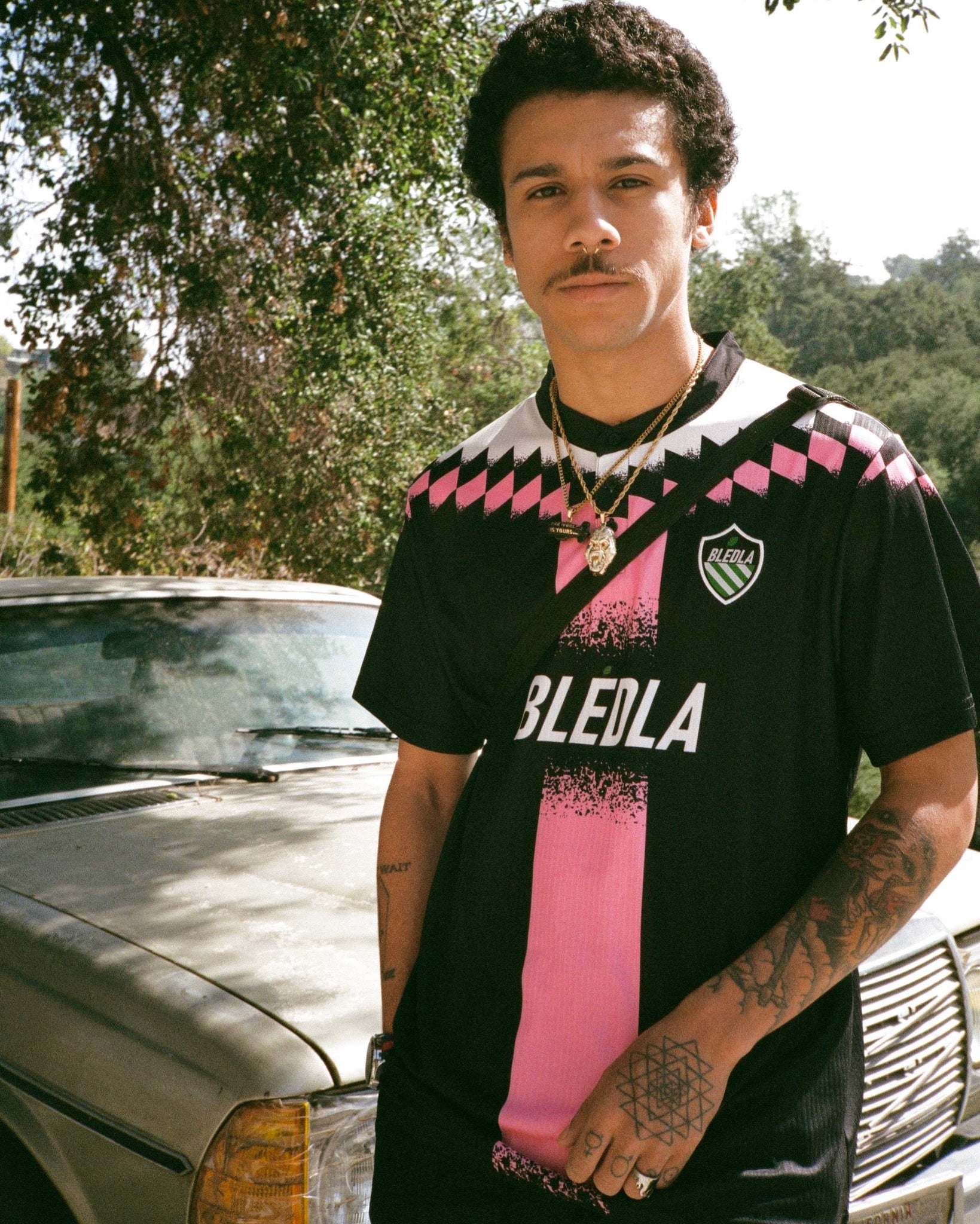 2122 Football Jersey - Black/Flamingo